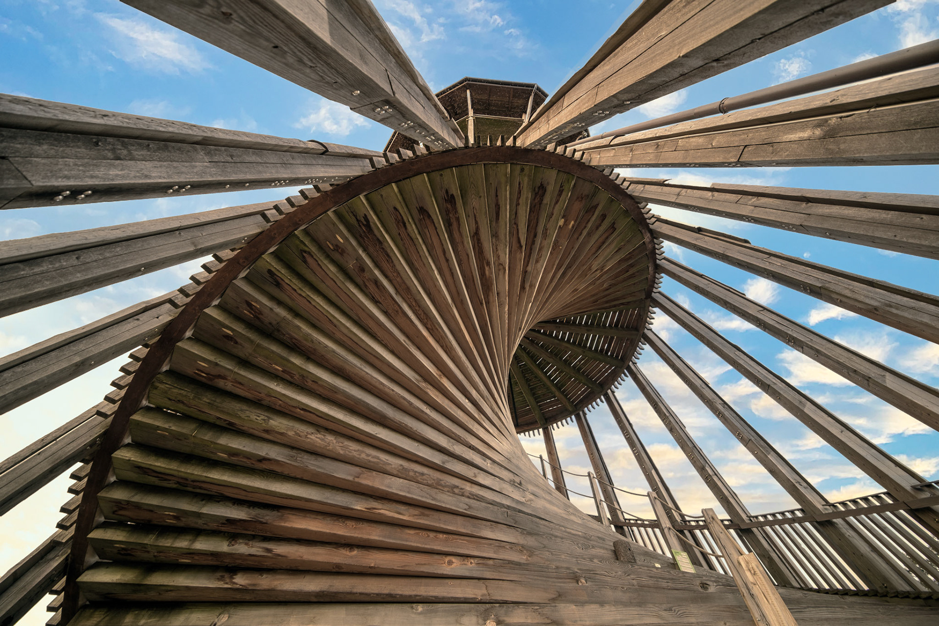 beams fixed on a central axis create a double helix staircase