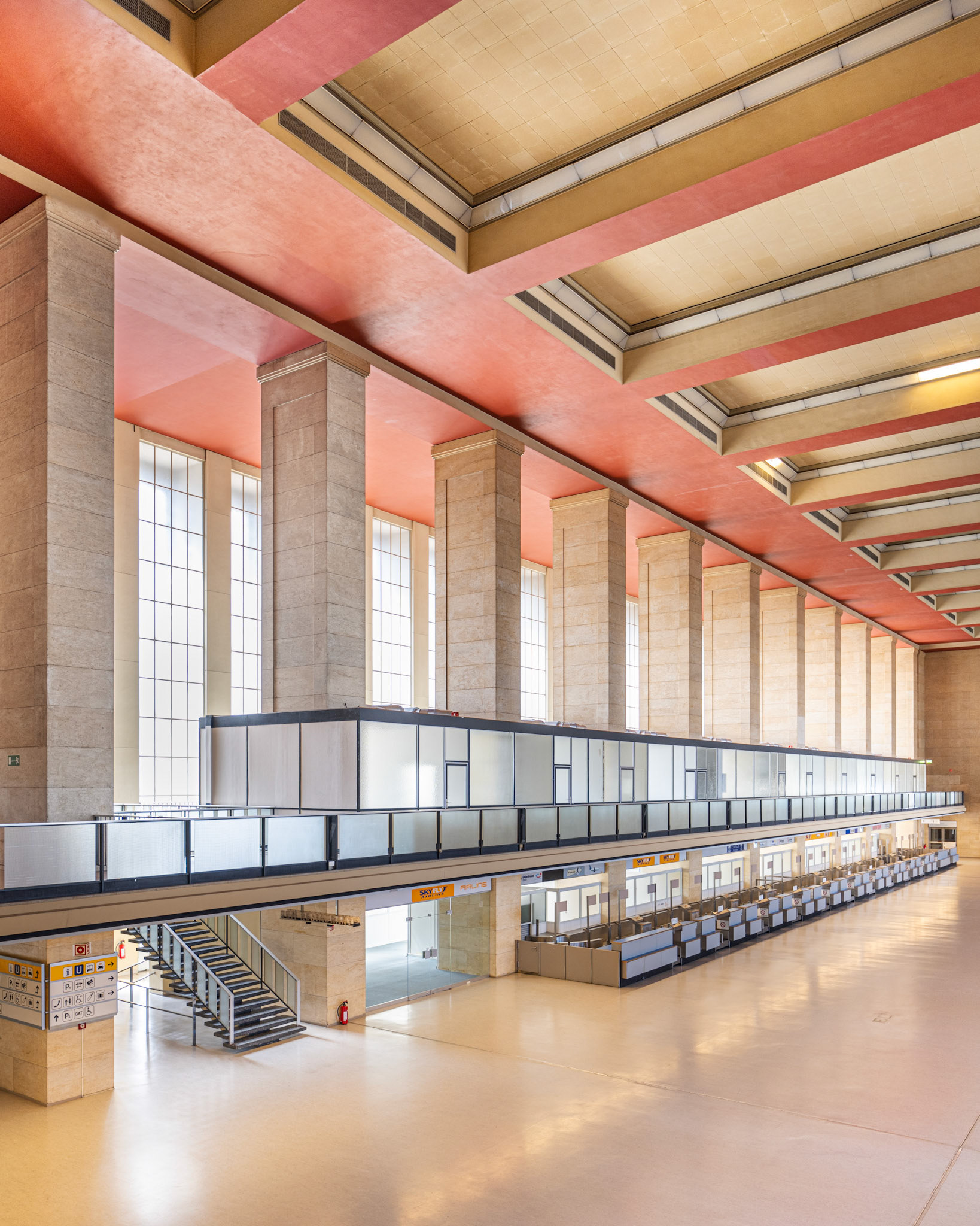 departure and arrival hall