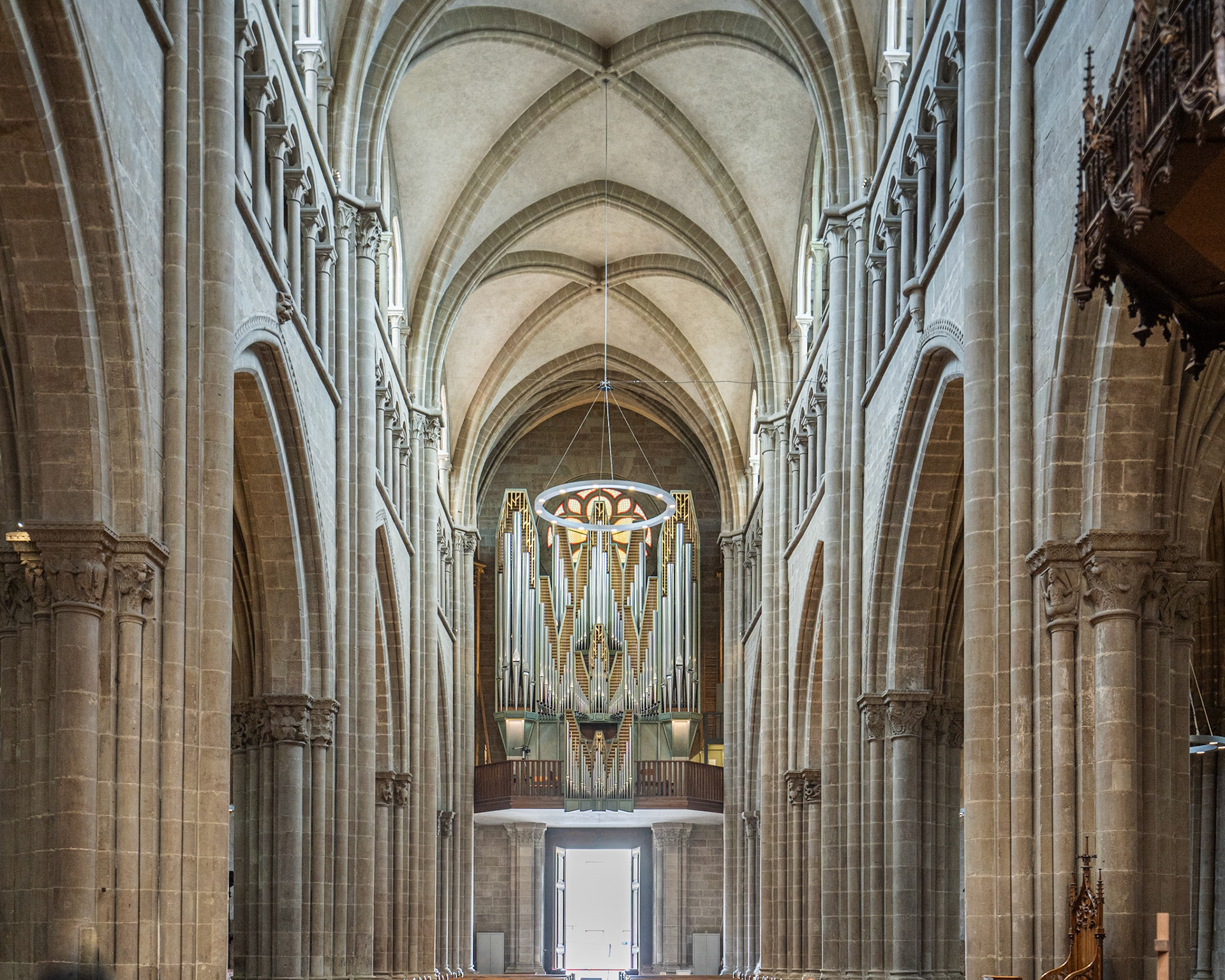 organ built in 1965 by Metzler in Zurich