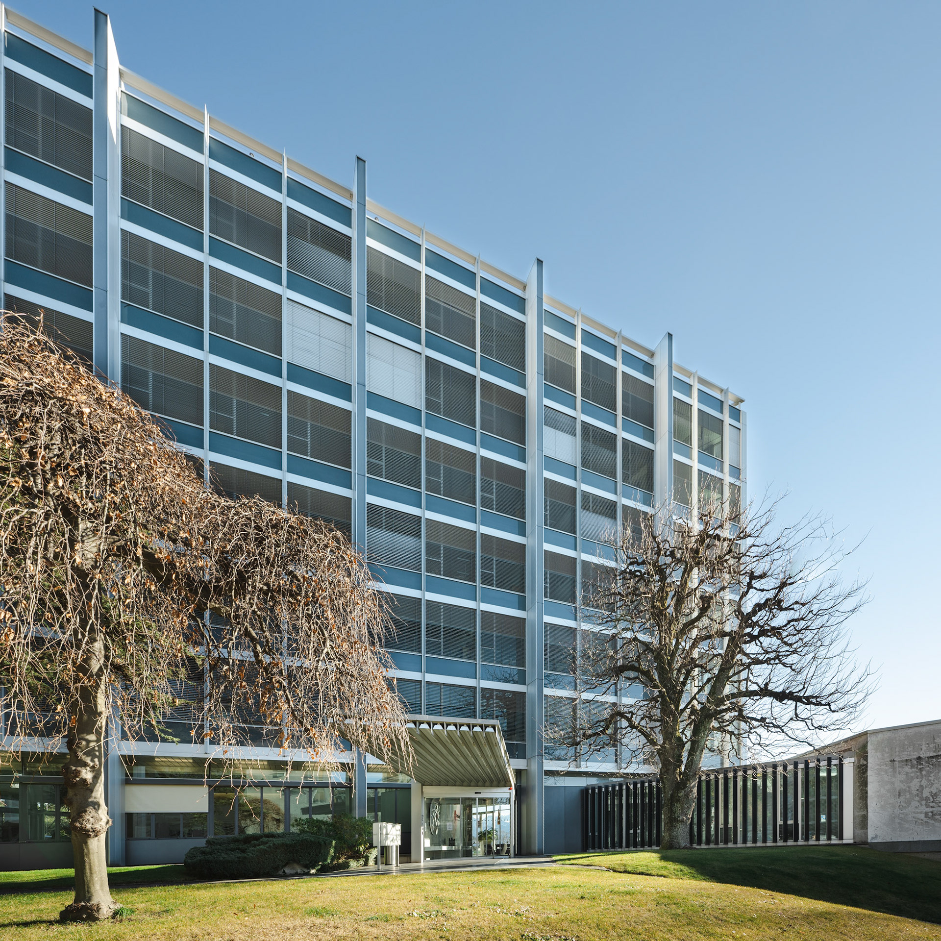 André & Cie, Lausanne - main entrance