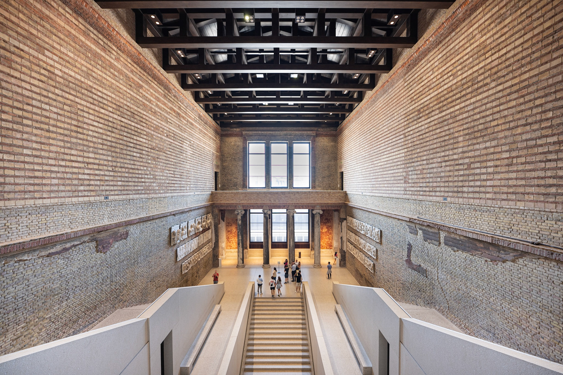 Neues Museum - monumental staircase (David Chipperfield Architects, 1999 - 2009)