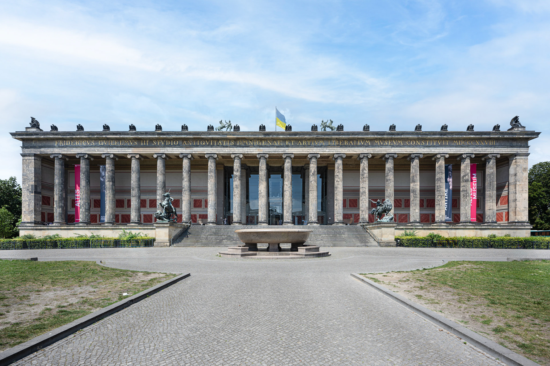 Altes Museum, facade with its 18 Ionic columns