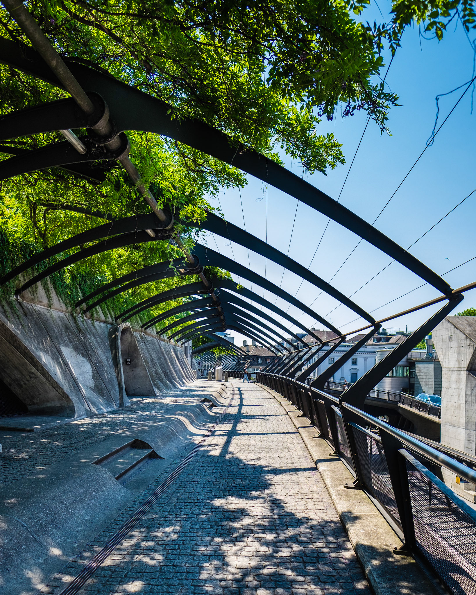 Stadelhofen train station - pergola