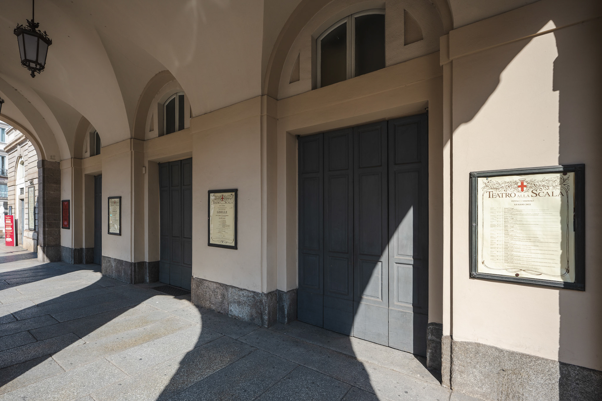 Teatro alla Scala portico and entrance doors