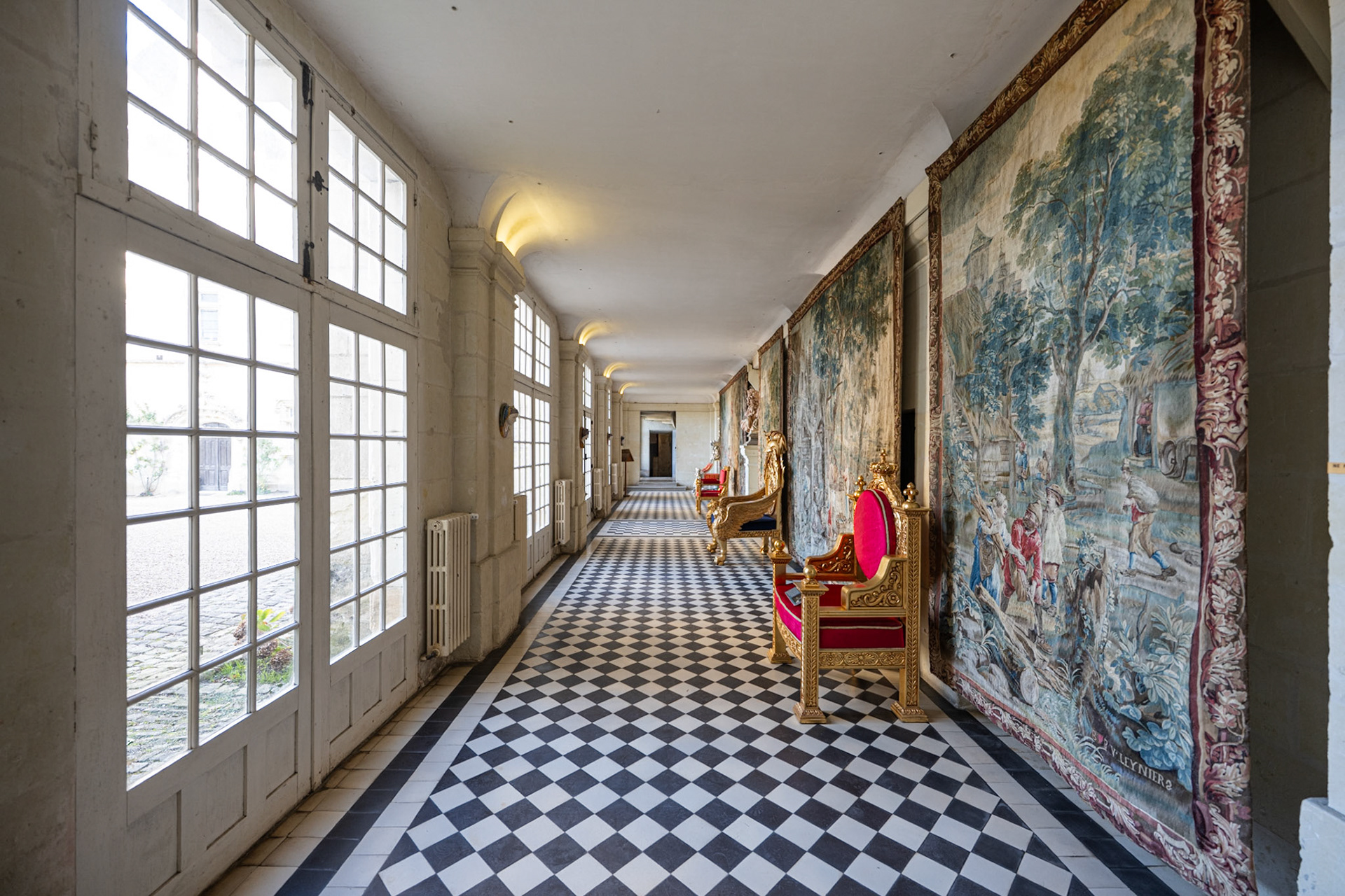 central gallery with tapestries