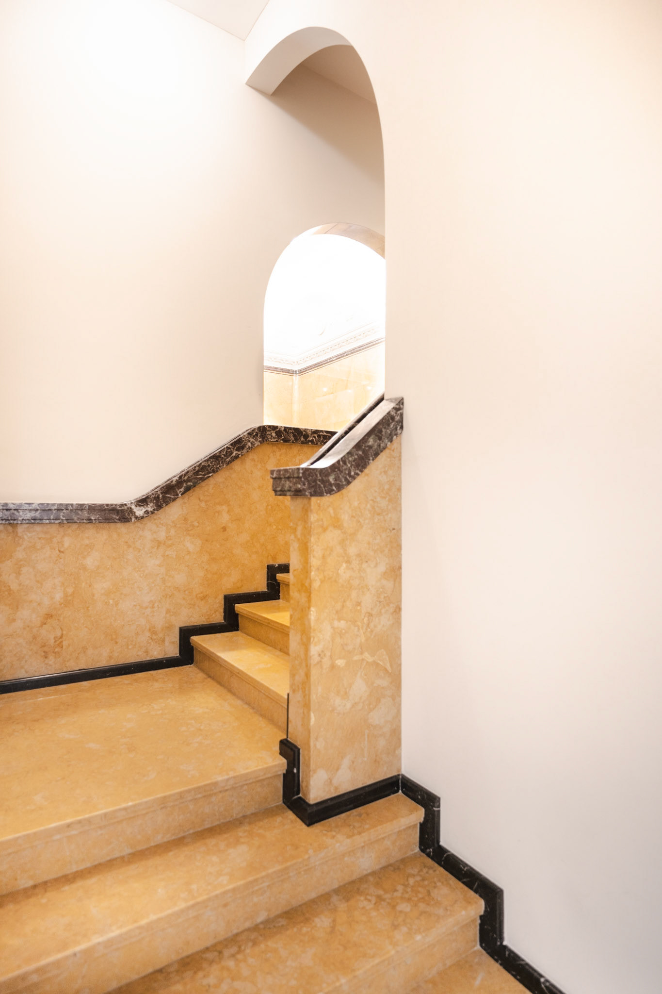 Sammlung Rosengart, Luzern - staircase