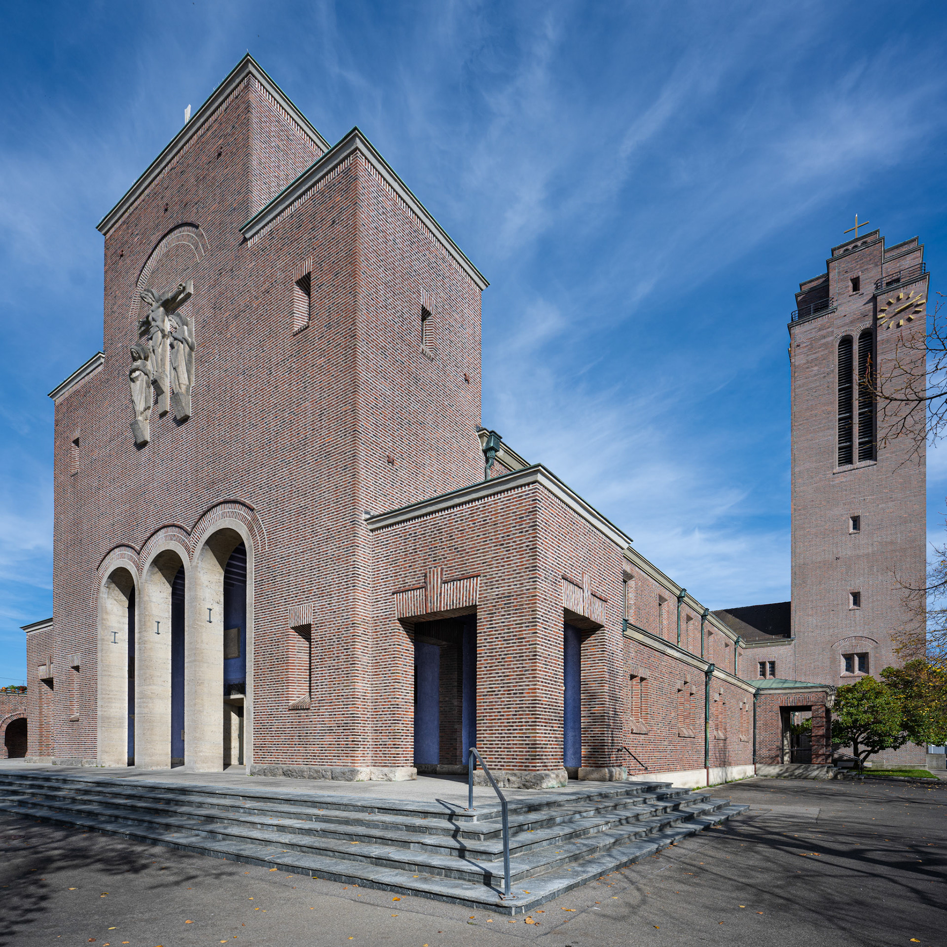 Sankt Petrus Canisius - exterior