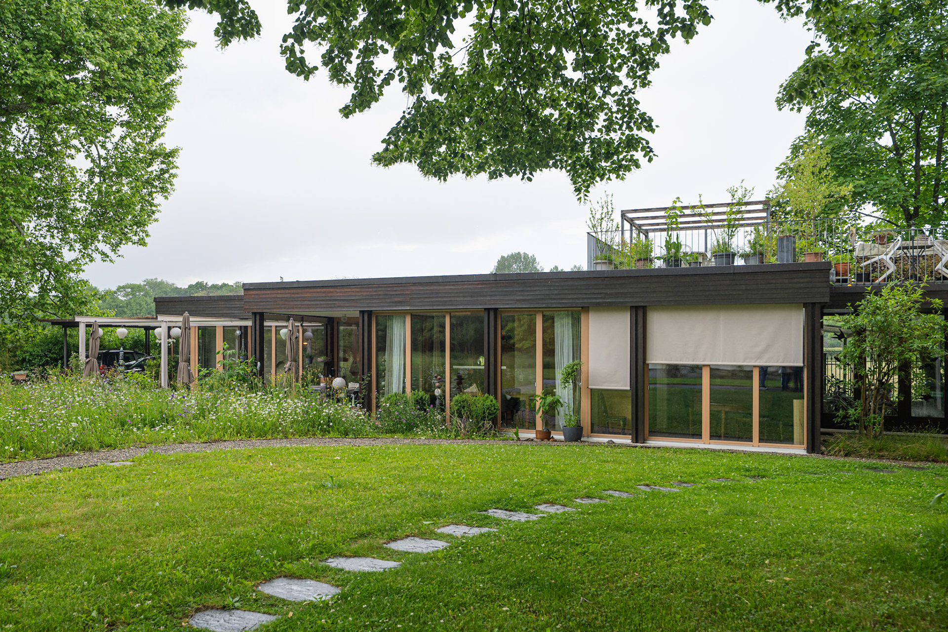 Wohnung in Schwimmhalle