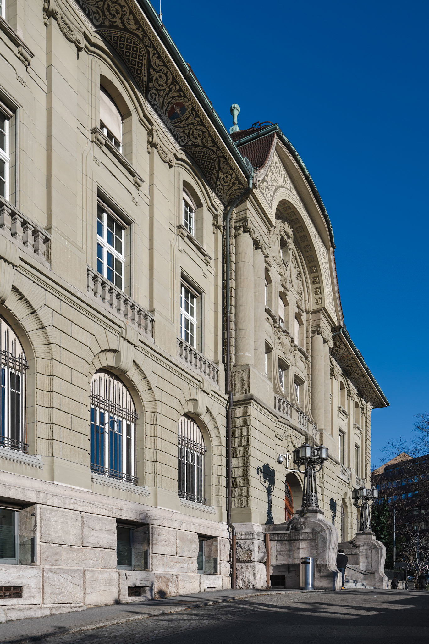 BCV, Lausanne facade