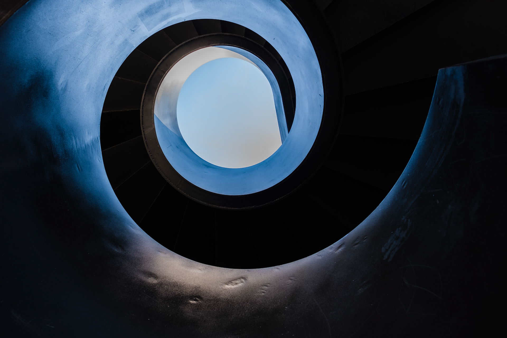 spiral staircase Straßenbahnhaltestelle St. Johann