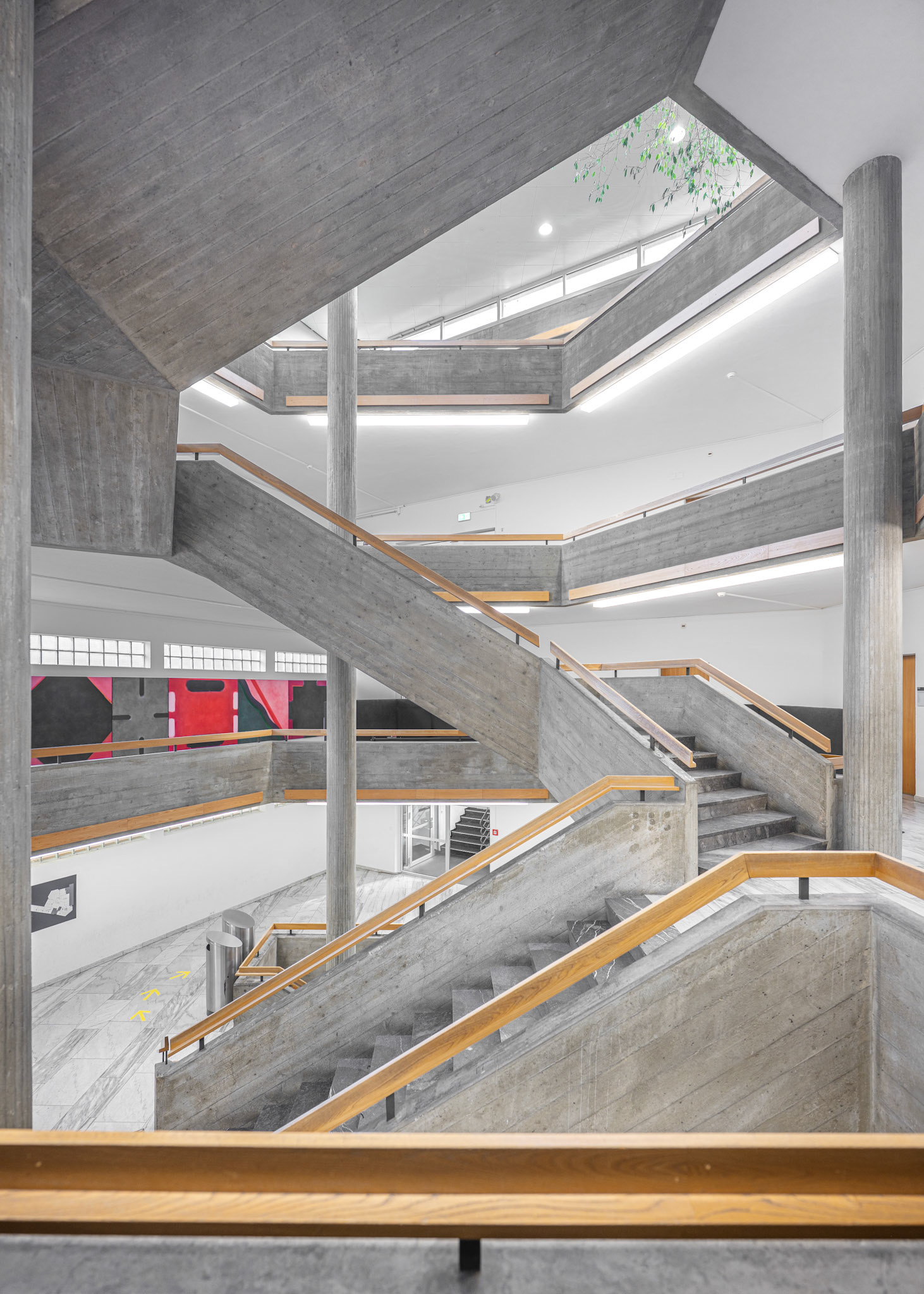 Universitätsbibliothek Basel - concrete staircase