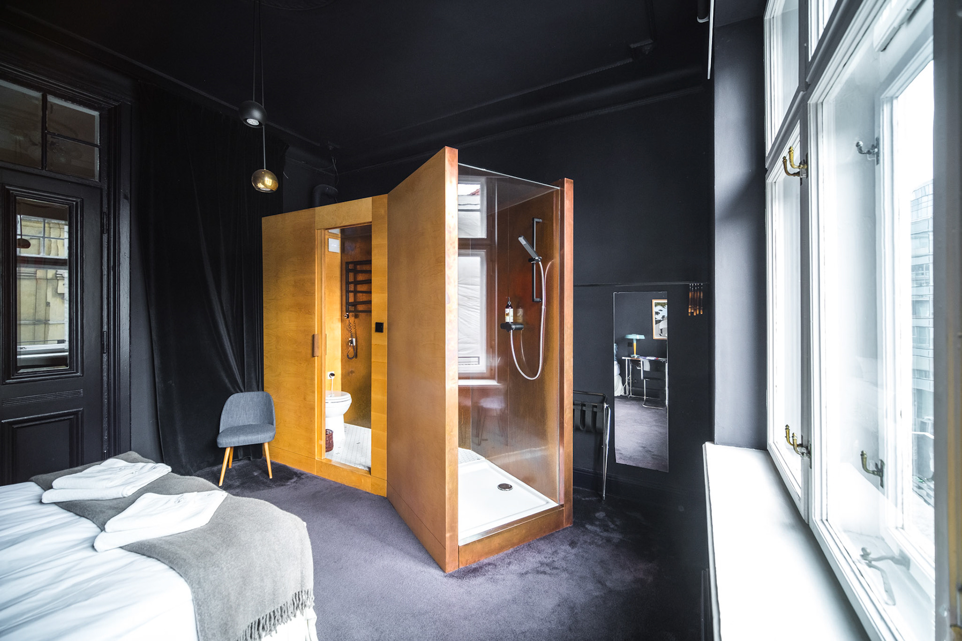 Room 1410 - shower