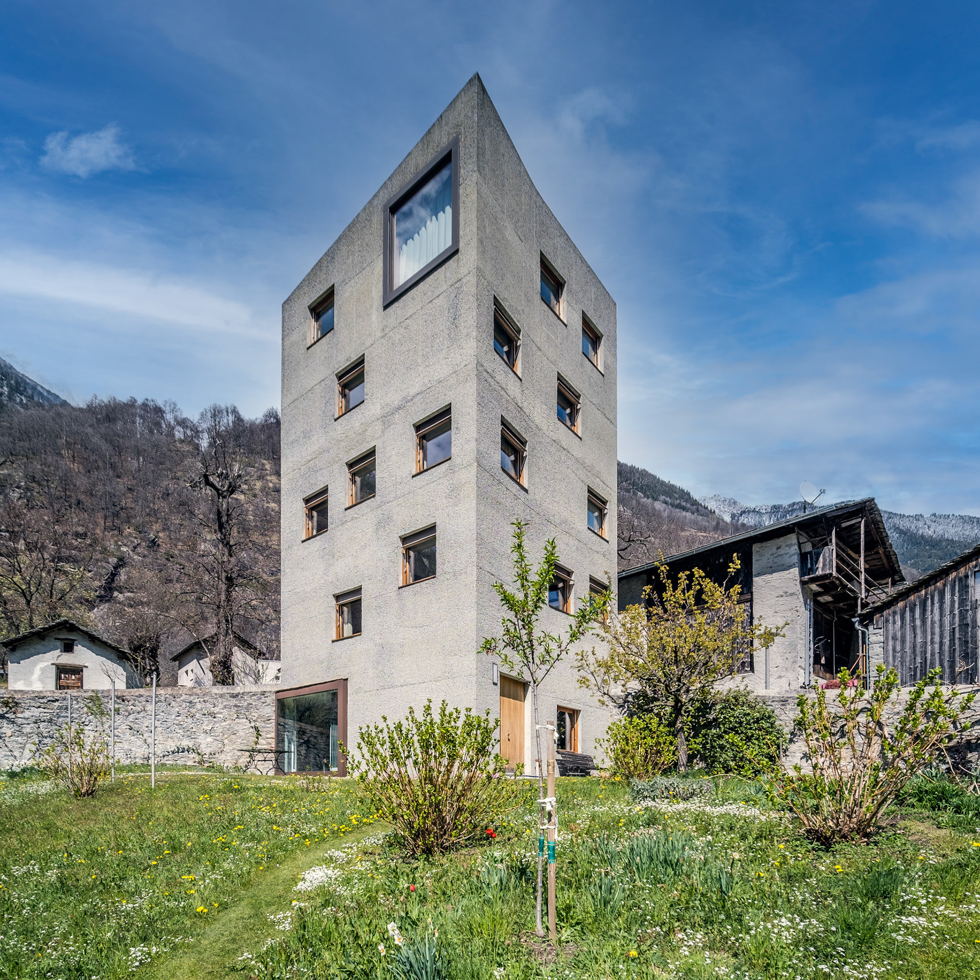 Roccolo tower