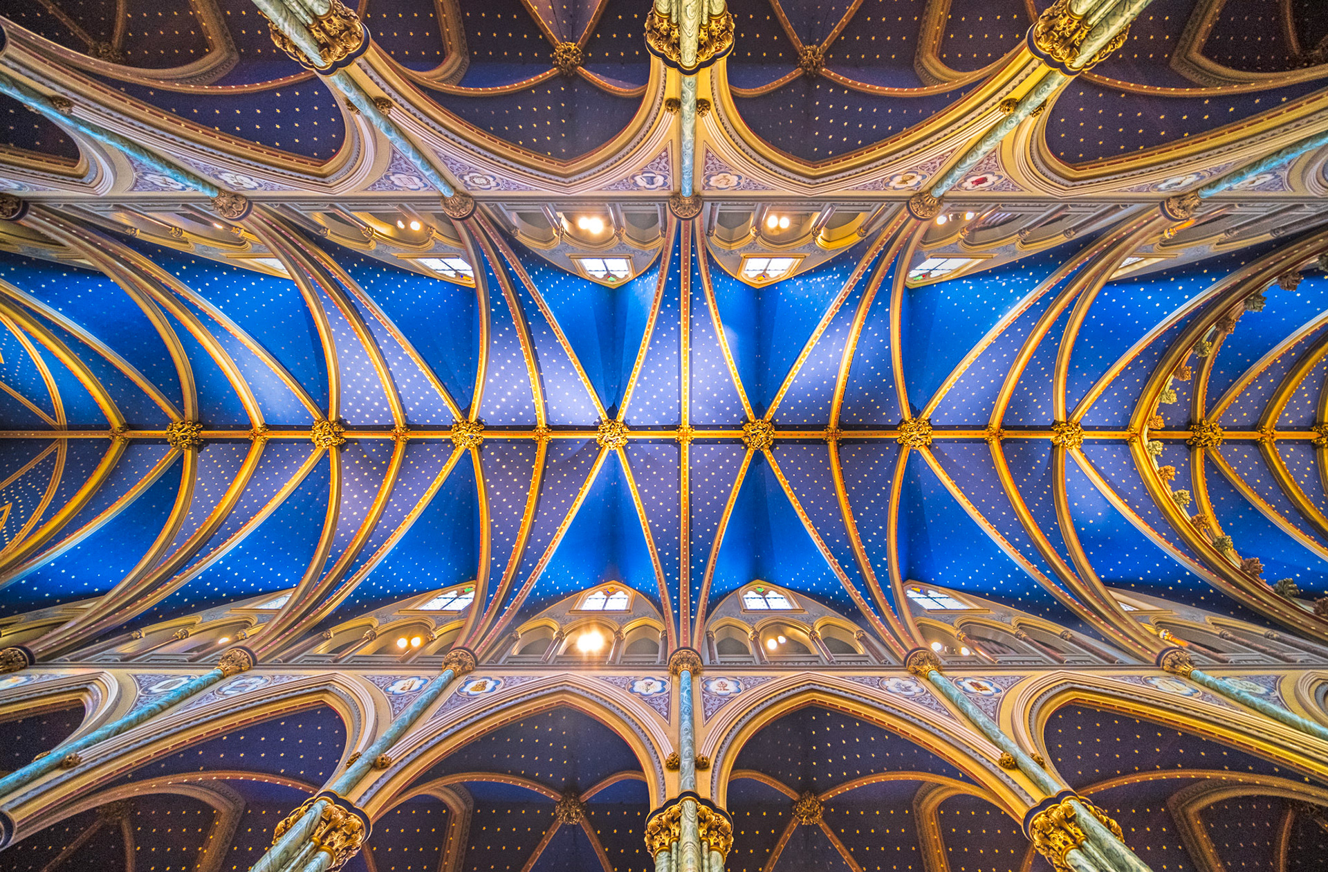 Notre-Dame Cathedral Basilica - ceiling