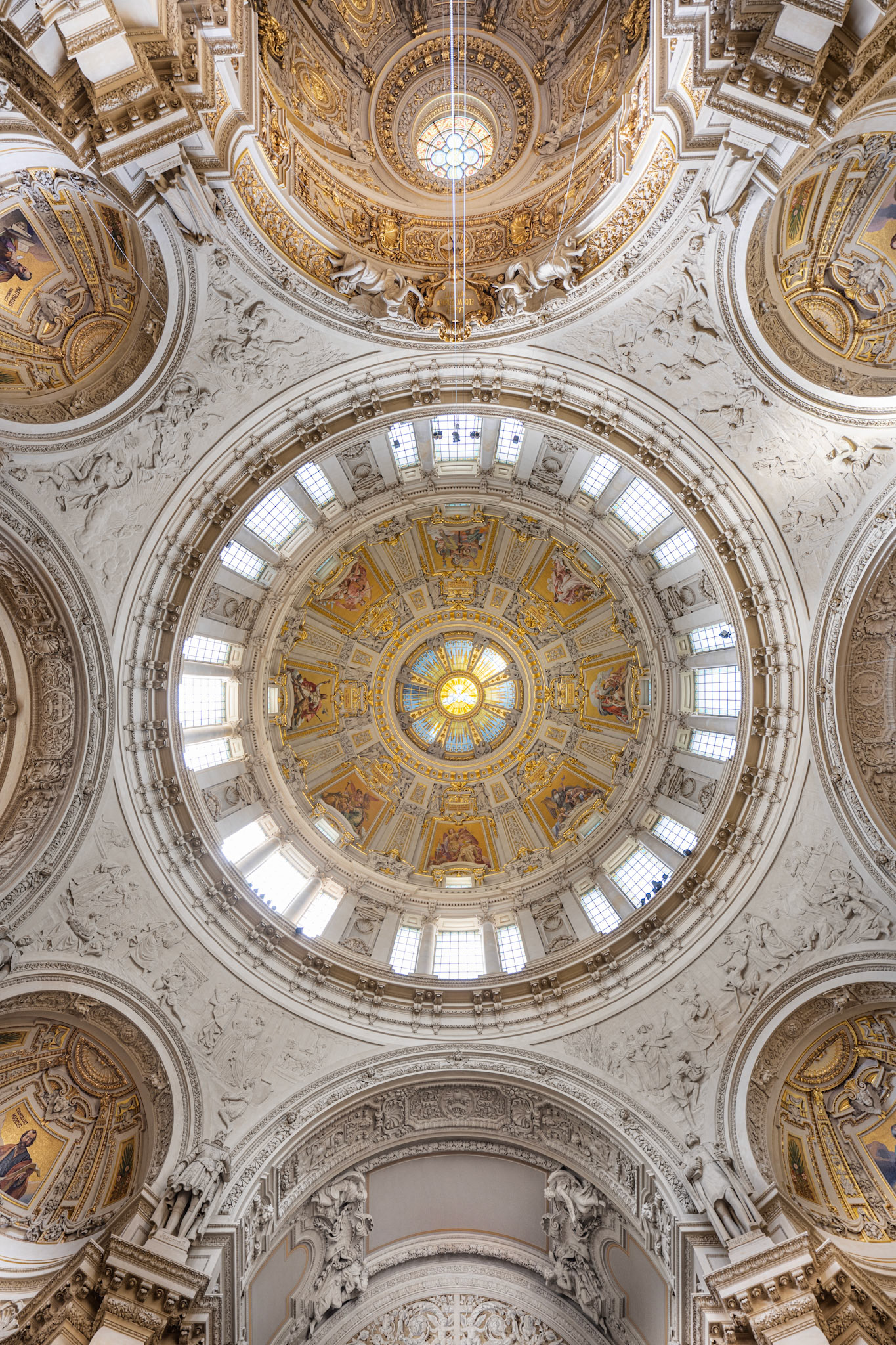 Berliner Dom cupola lookup