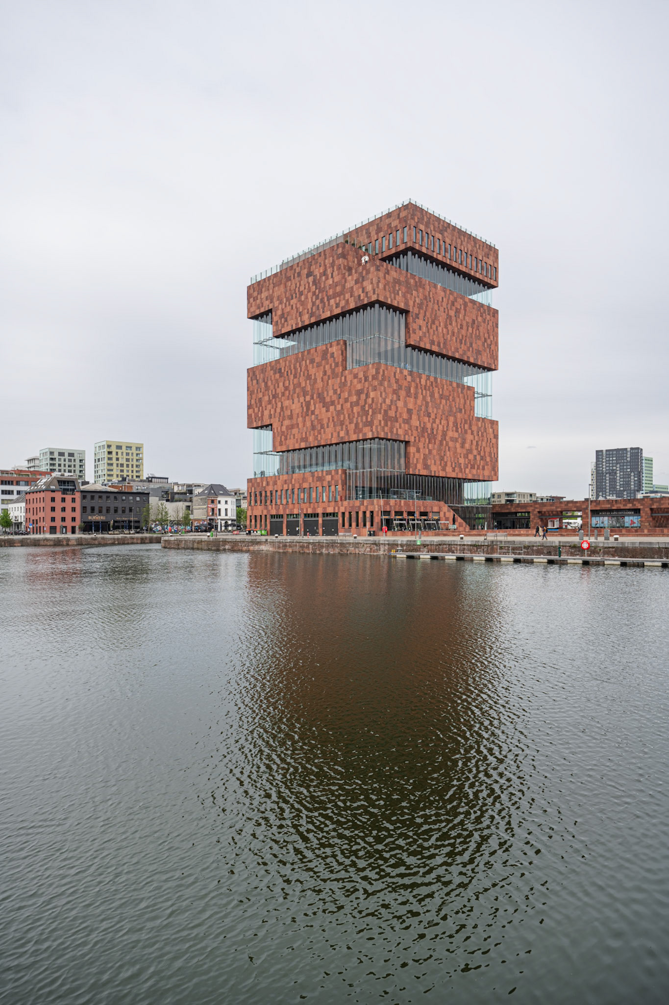 Museum aan de Stroom - facade