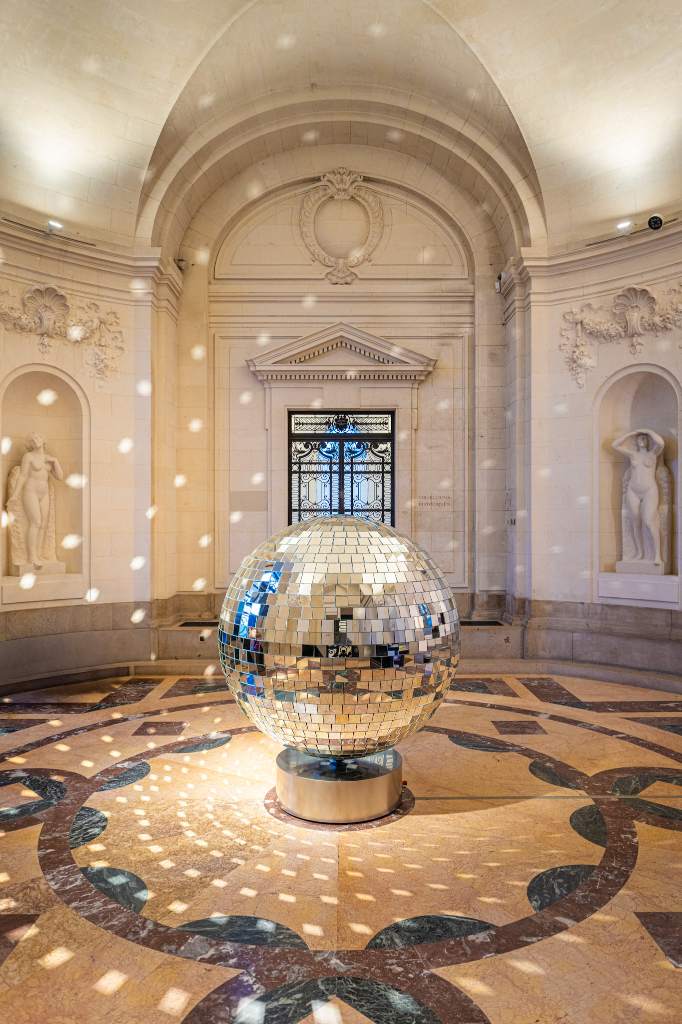 Observatoires - Carte blanche à John M Armleder