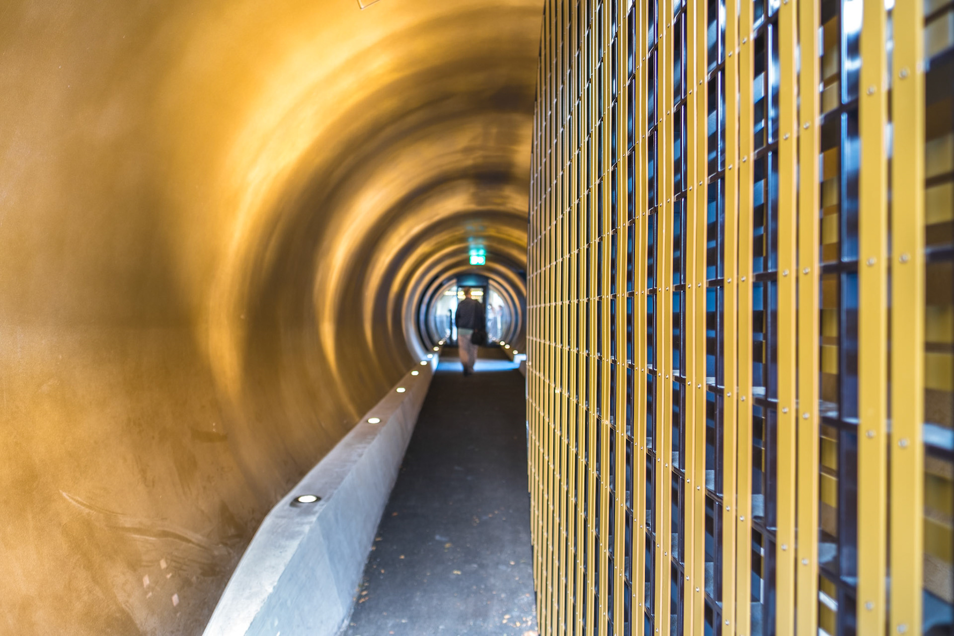entrance tunnel to Stadthalle Zürich