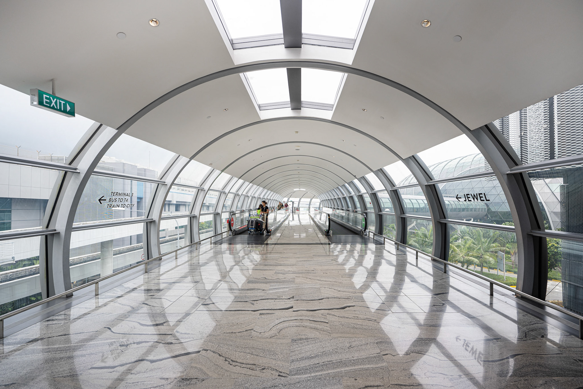 connection between terminal 3 and Jewel