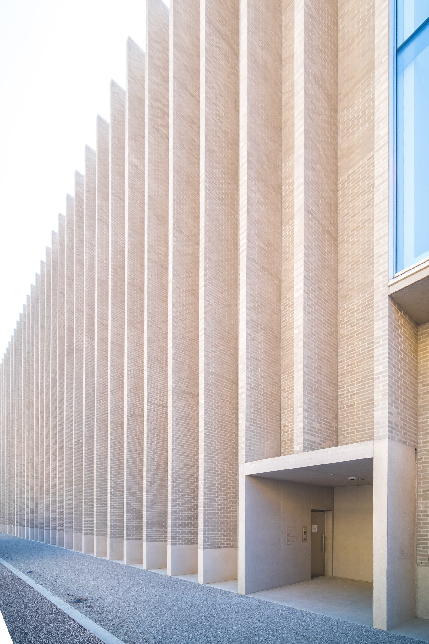 MCBA, Lausanne