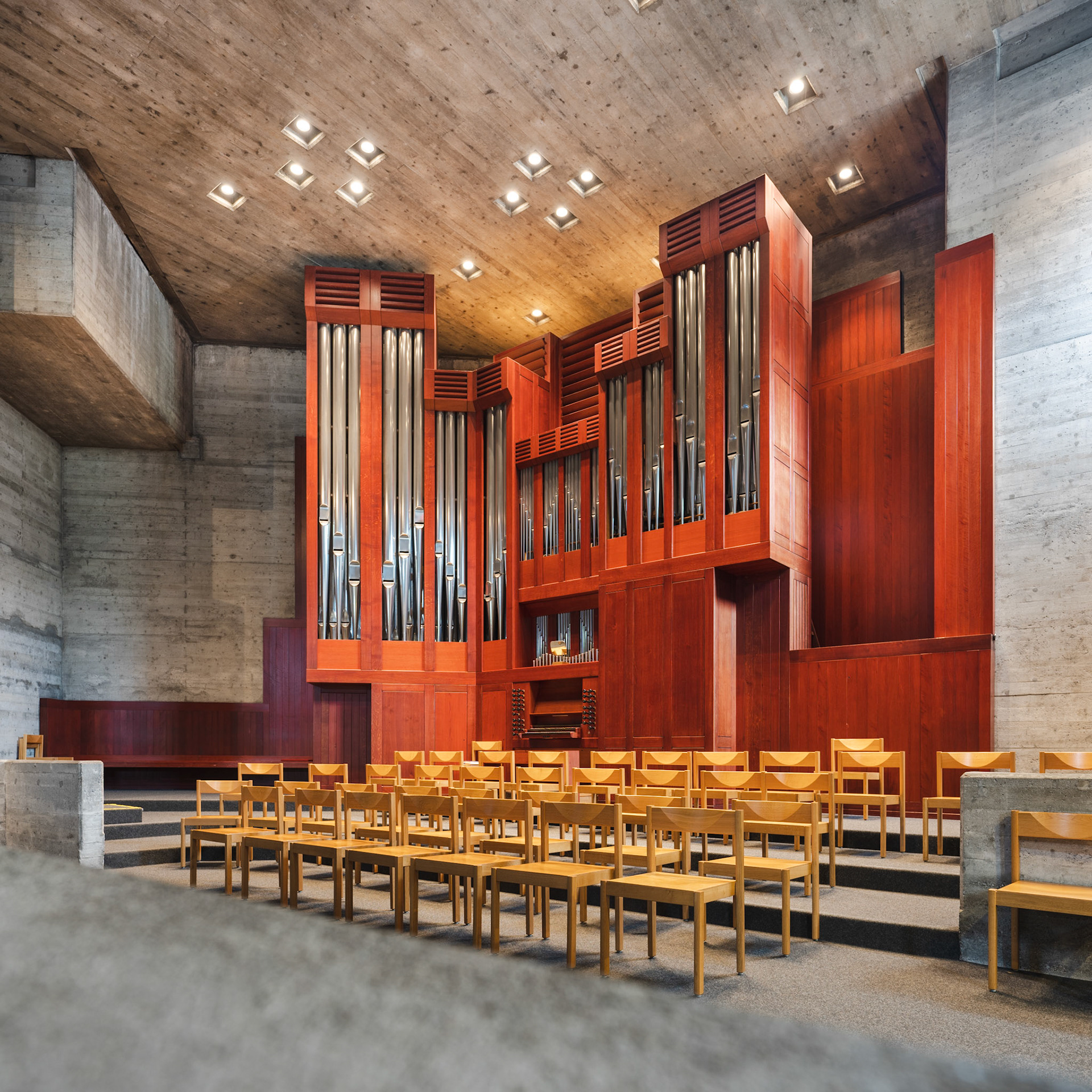 Johanneskirche, Luzern - red organ by Goll