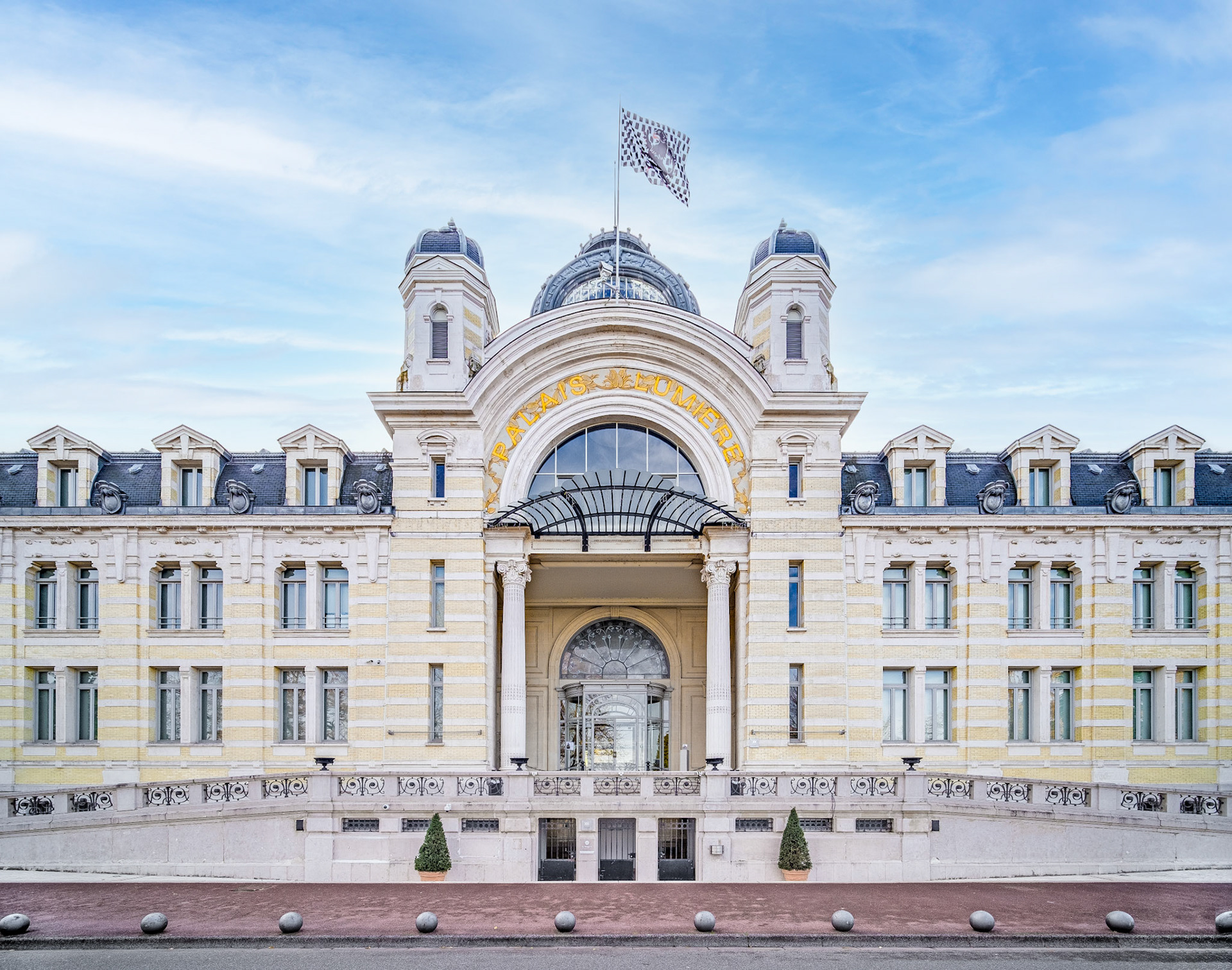 Palais Lumière, Évian-les-Bains - facade