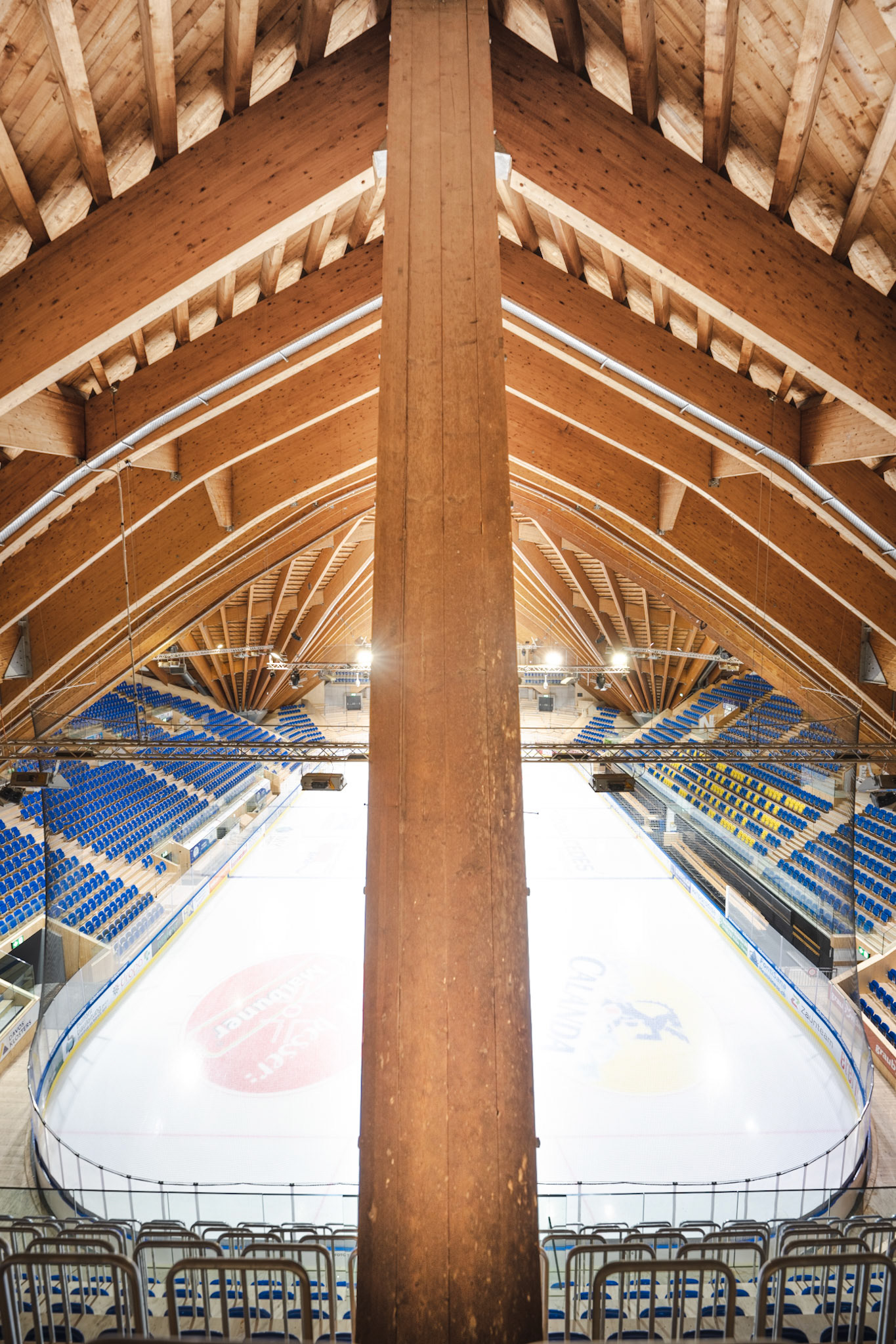Eisstadion Davos wooden ceiling
