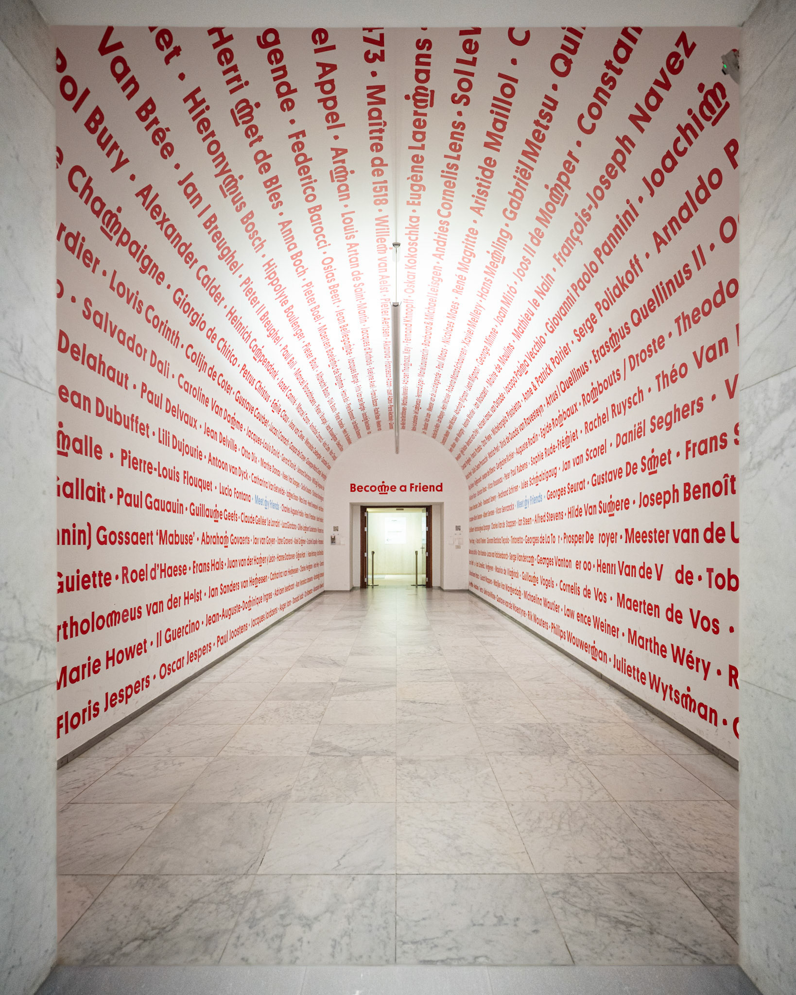 Underground passage between Musée Magritte and Musée Oldmasters