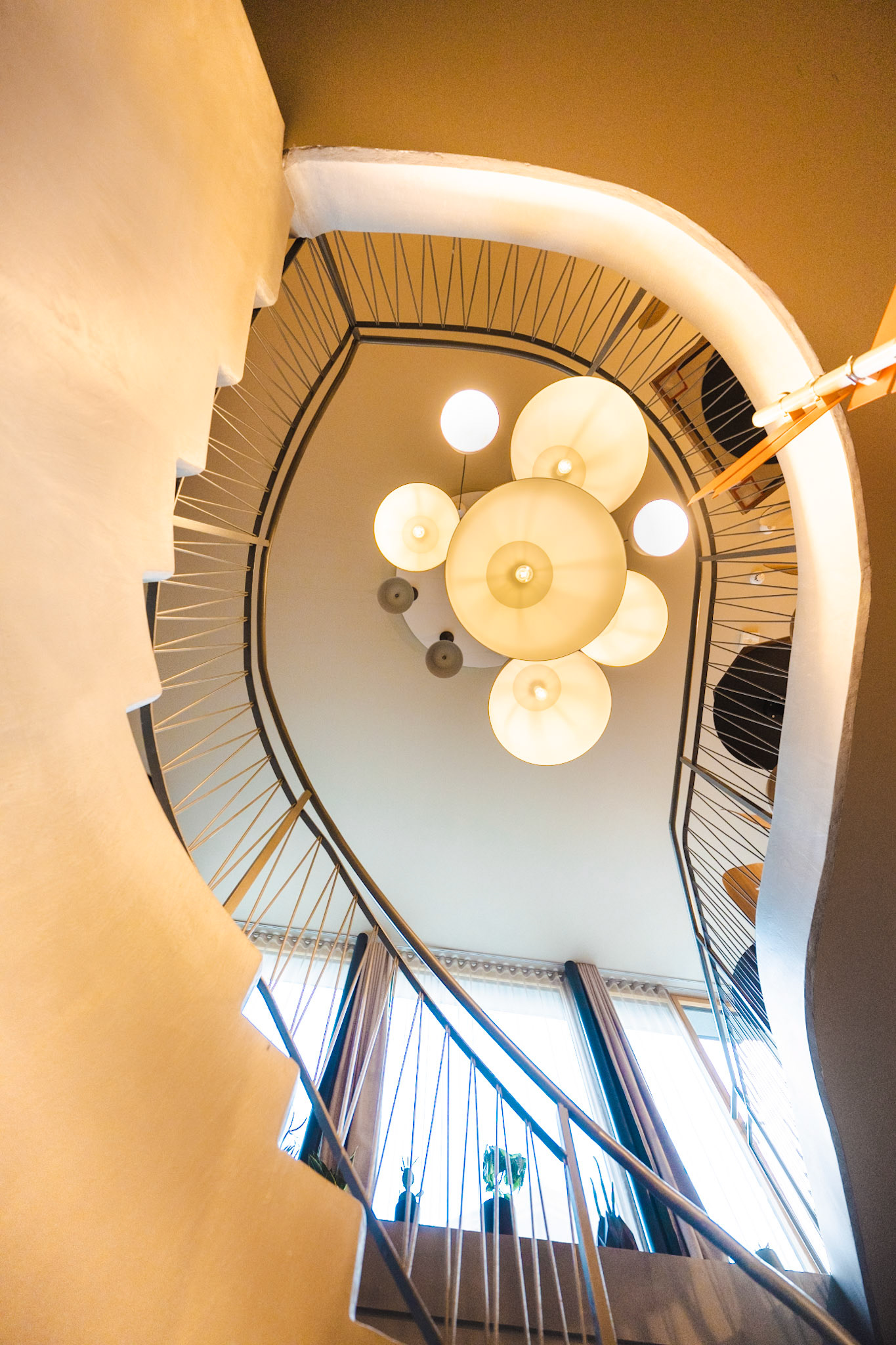 Hotel Carina - staircase lookup