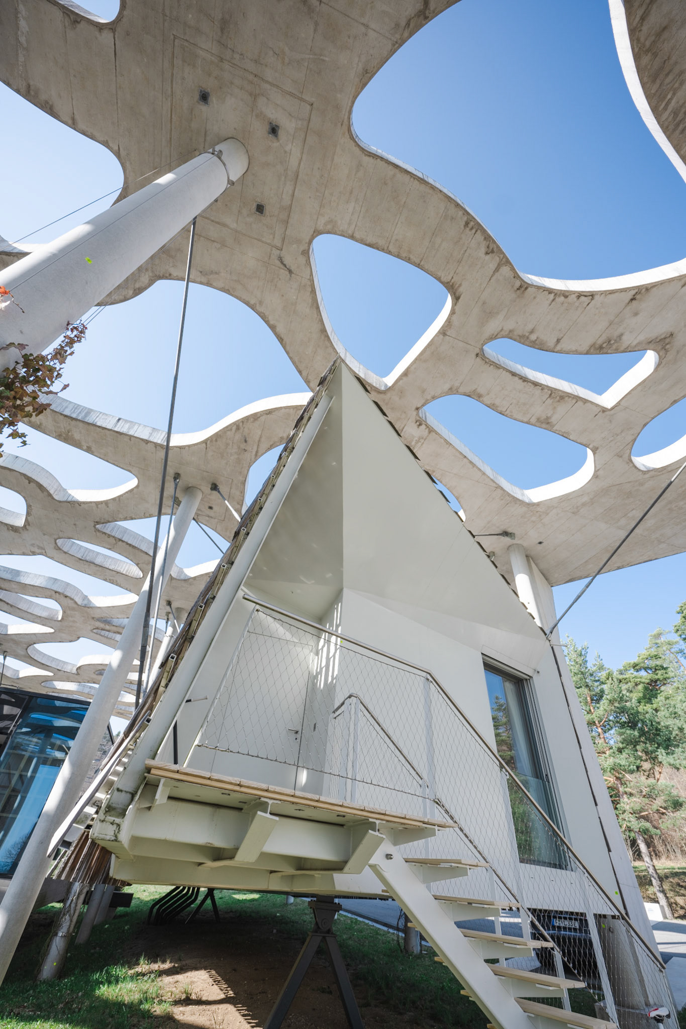 Kengo Kuma designed cabin at Fondation Jan Michalski
