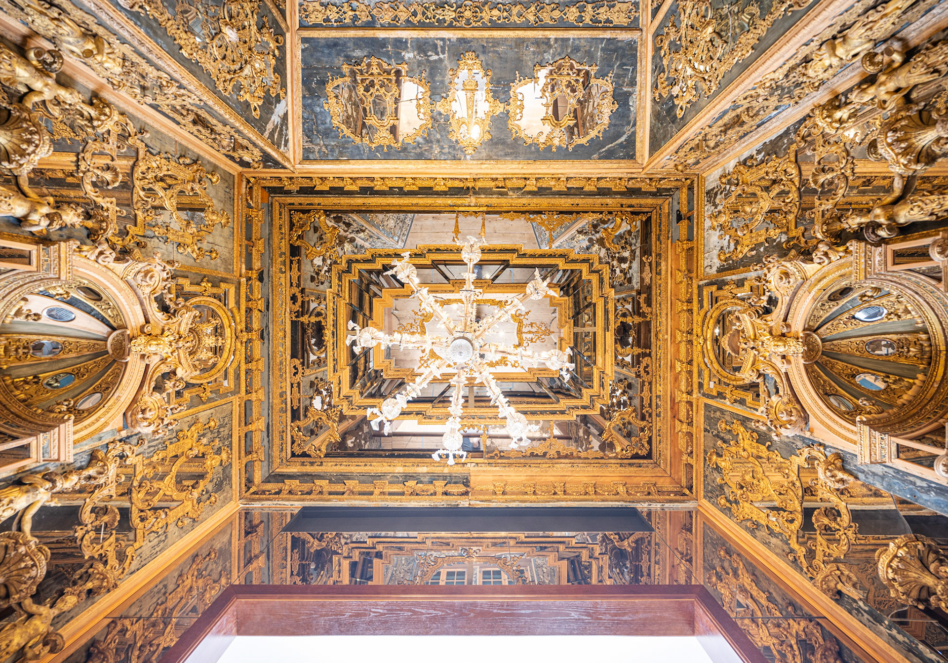 Merseburg Mirror Cabinet