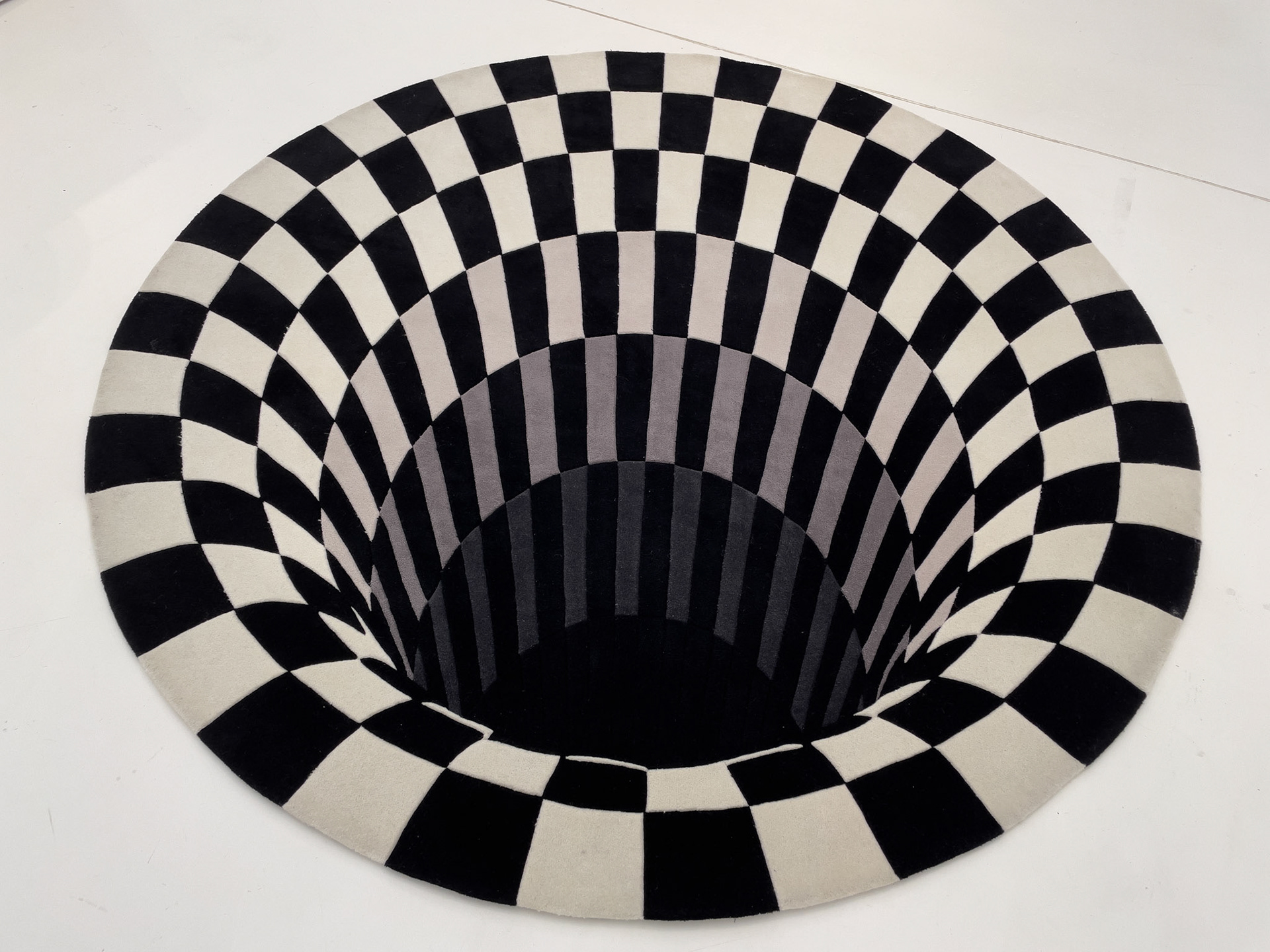 Black Hole rug by Daniel Malik, 2016