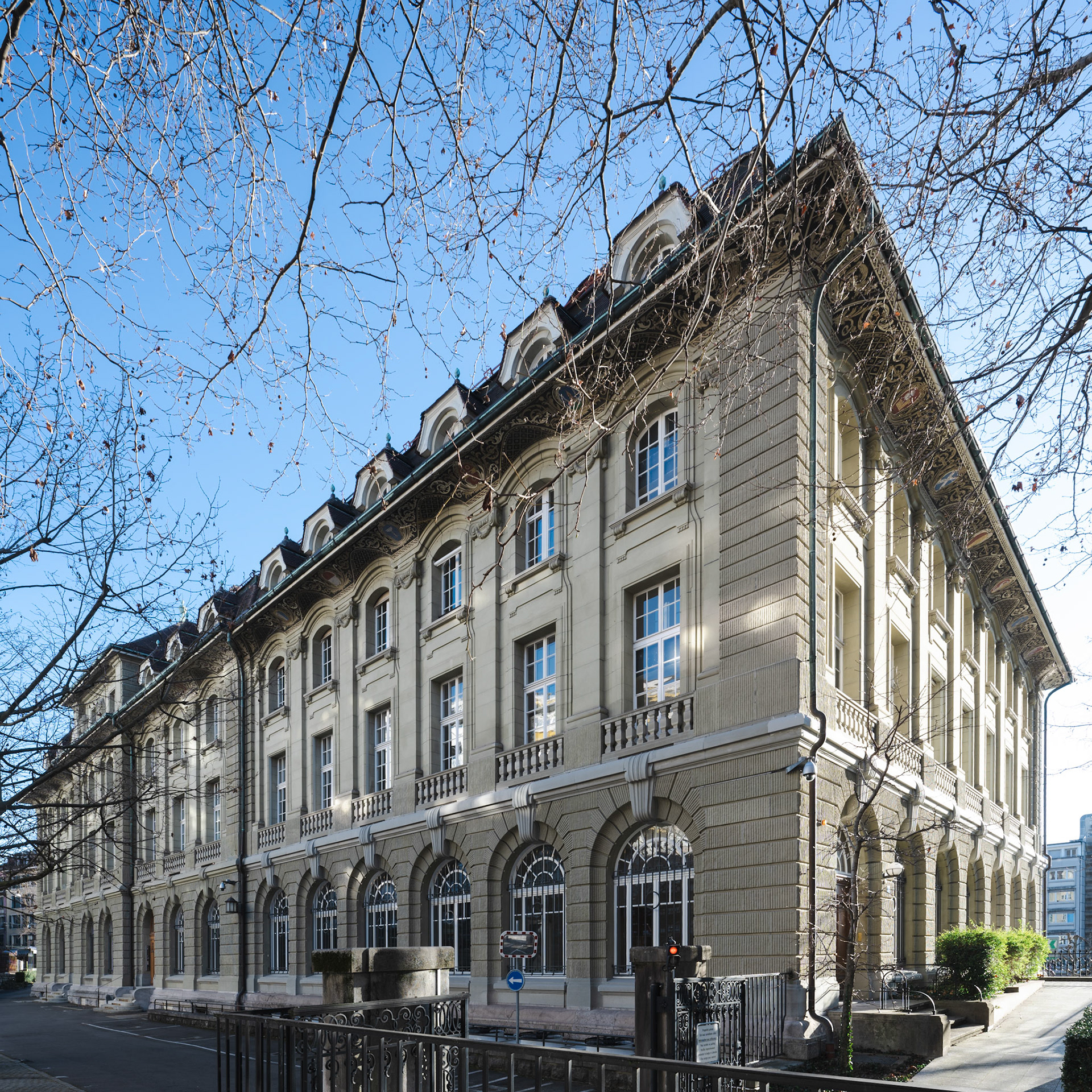 BCV, Lausanne facade