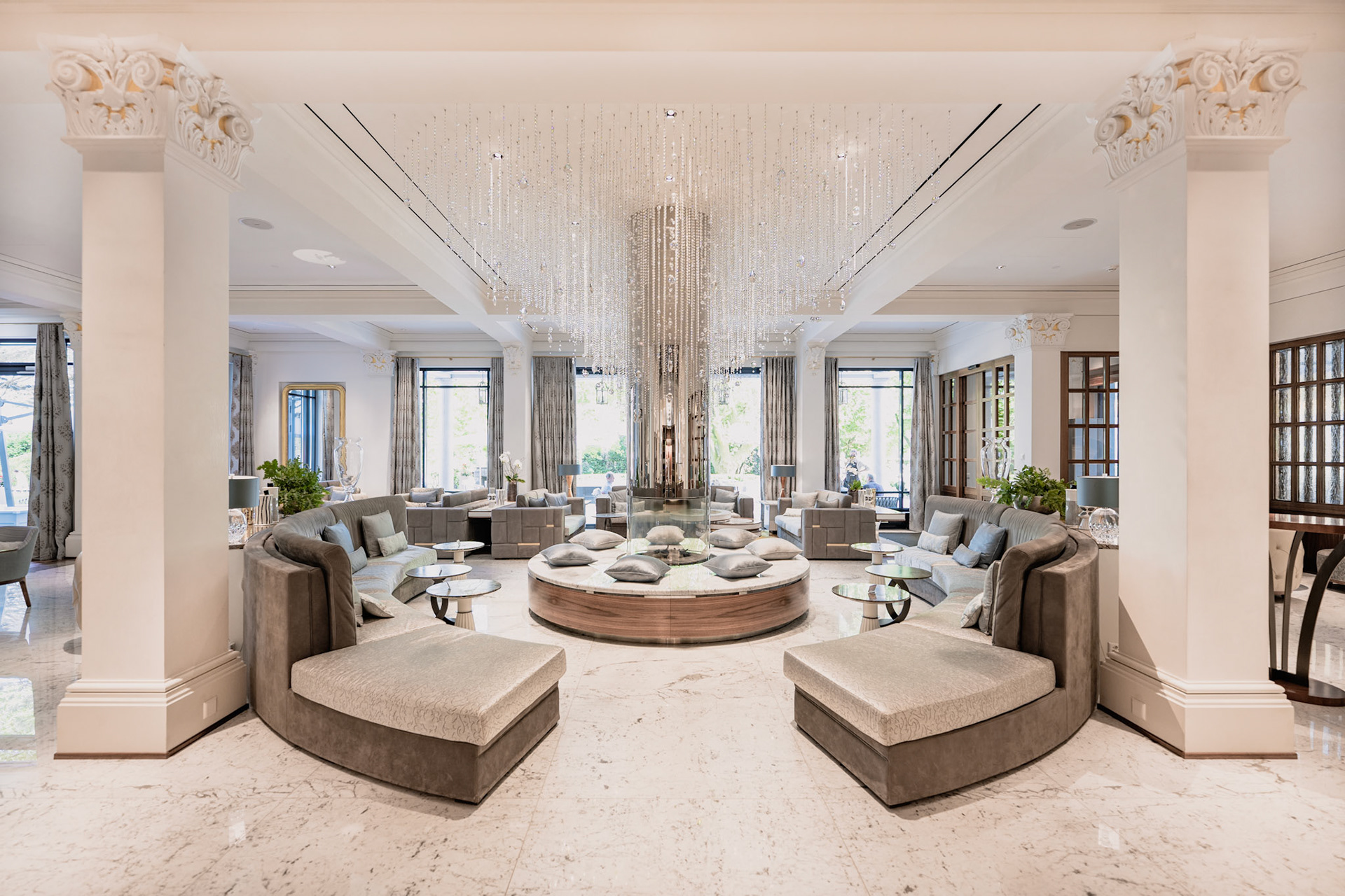 Grand Hotel Quellenhof lobby