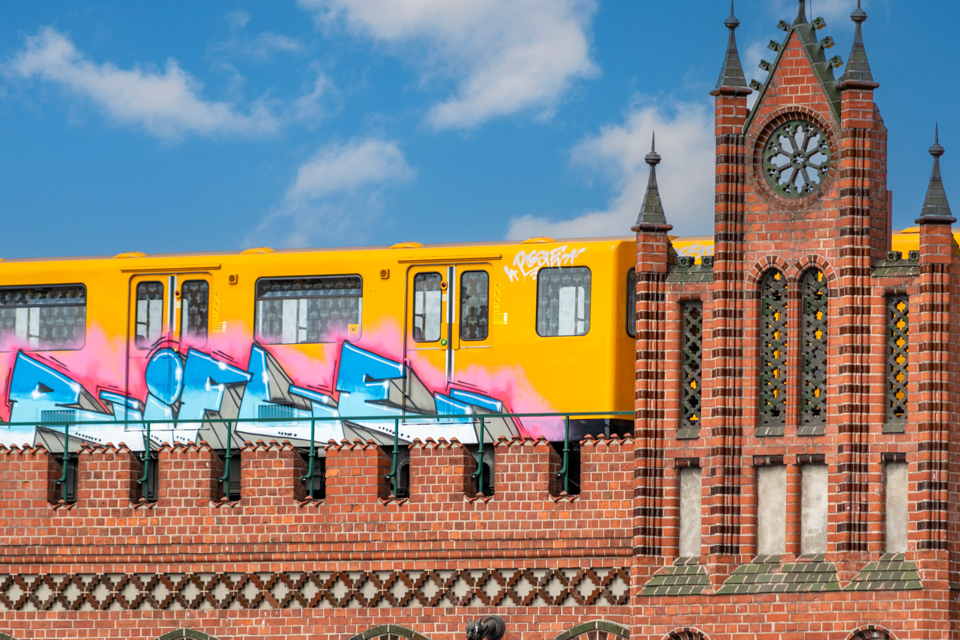 tram meets history