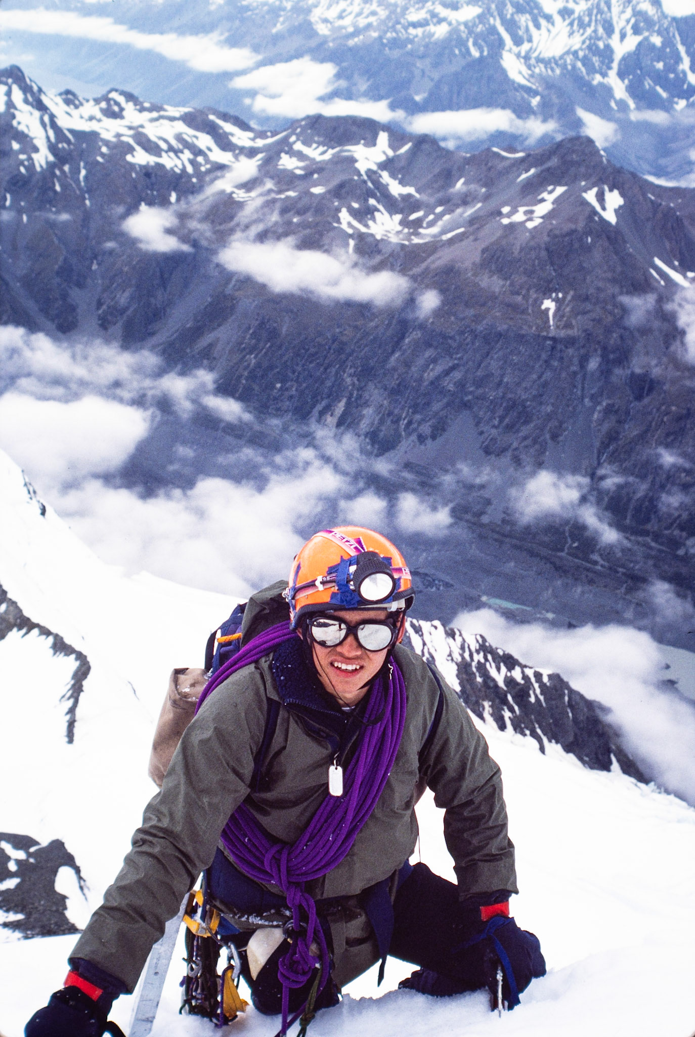 Mike, summit ridge of the Footstool, Hooker Valley below