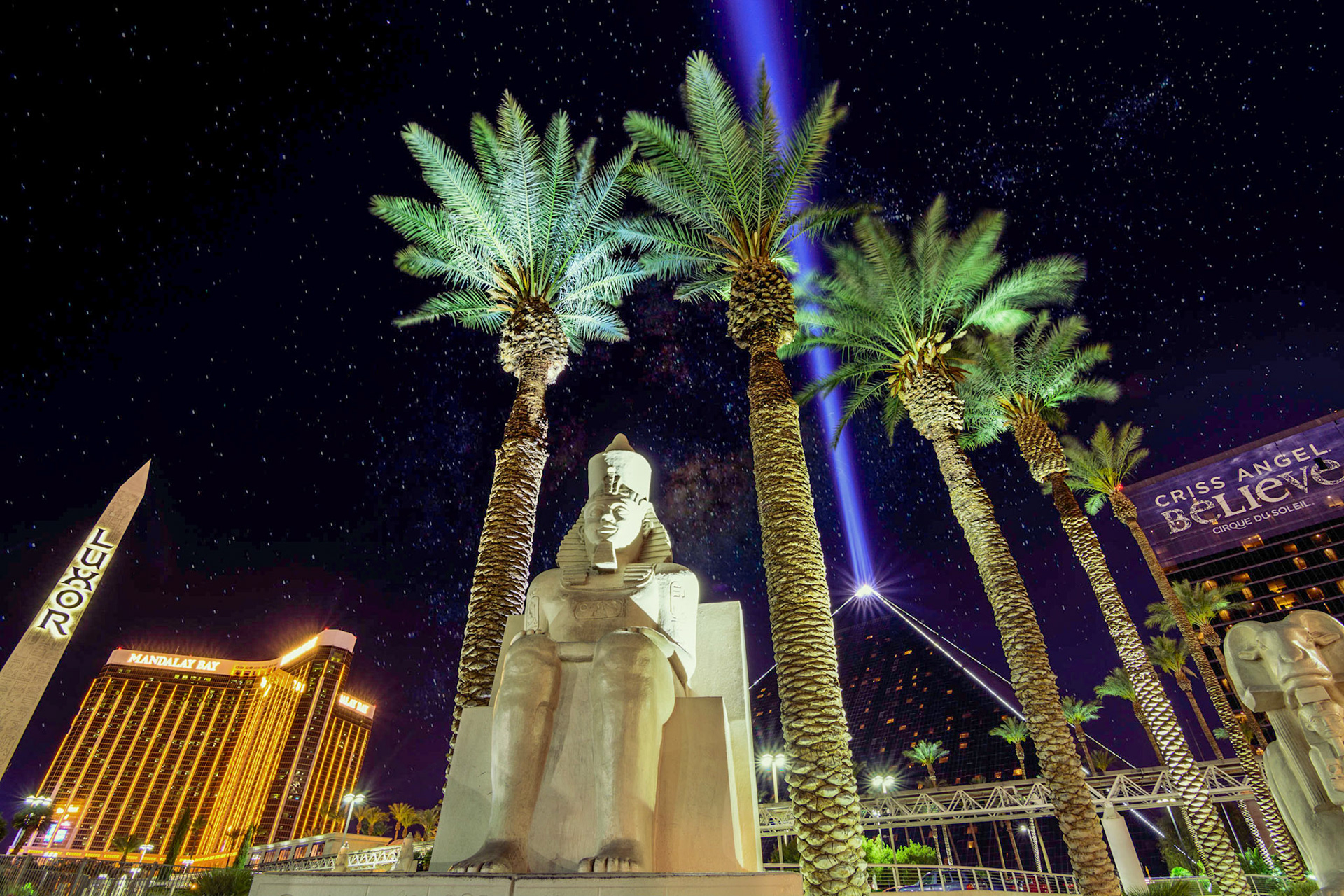 Crazy night in Las Vegas! I'm not sure but maybe there is some photoshop in this picture ;)