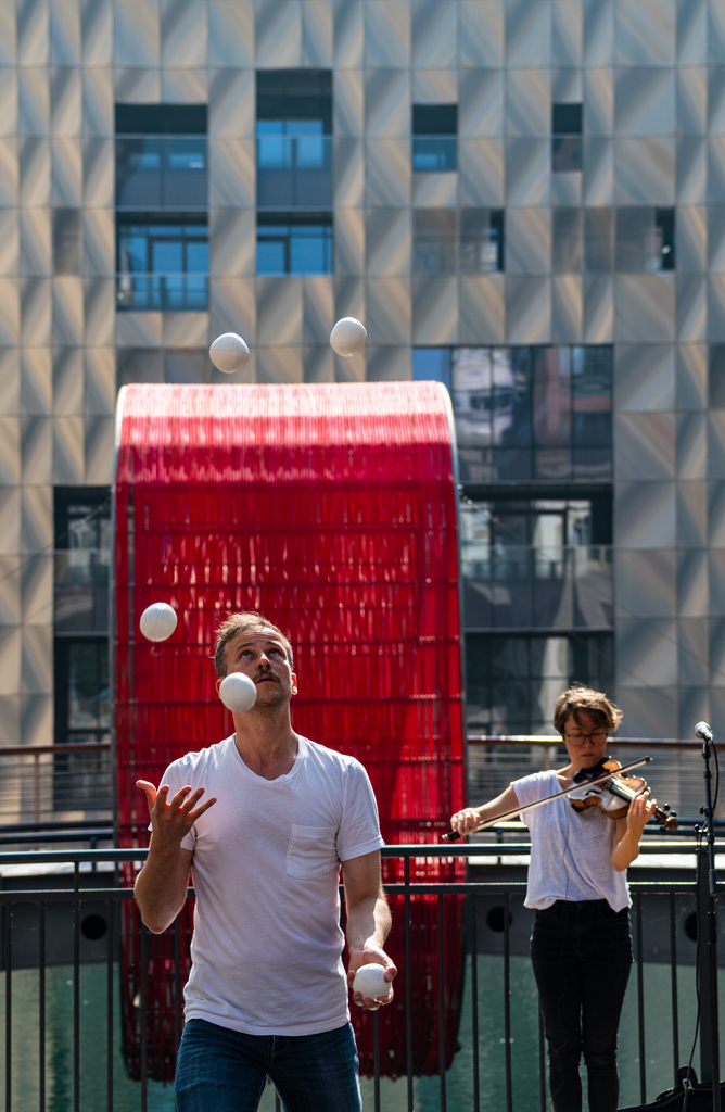 Life by Gandini Juggling