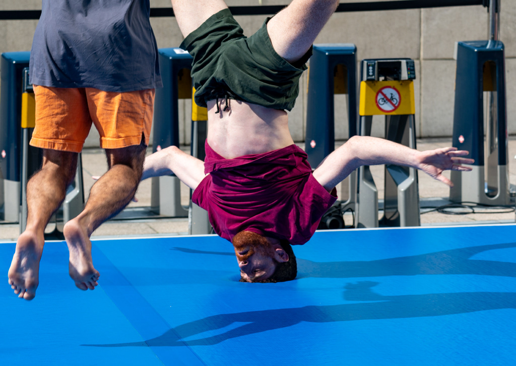 Gravitas by OfirYudilevitch