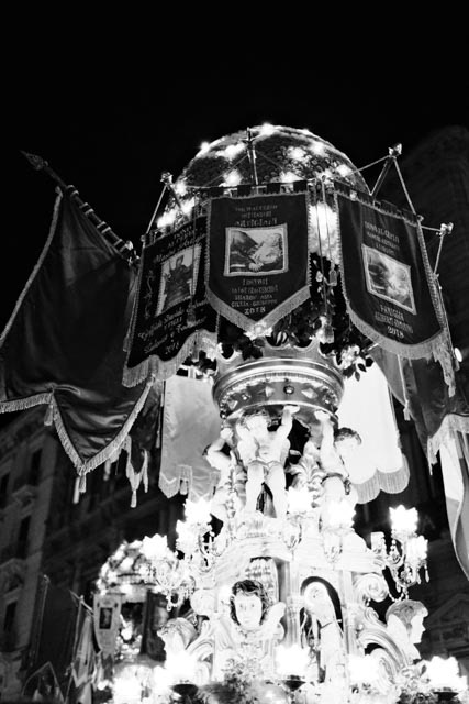 Candelora in front of "Savia" and the Benini Villa.
