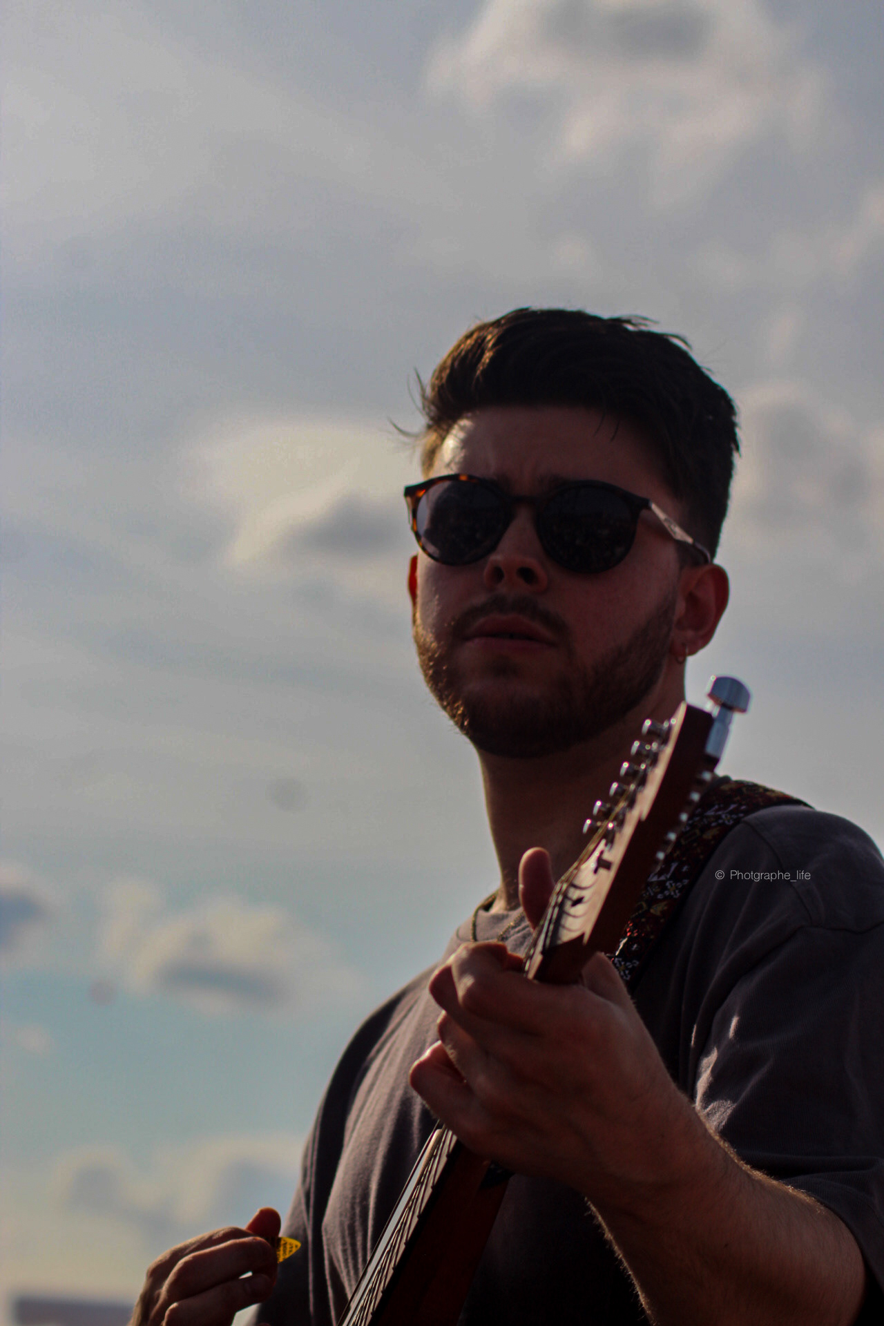 Clem Cherry - Guitar & Vocals