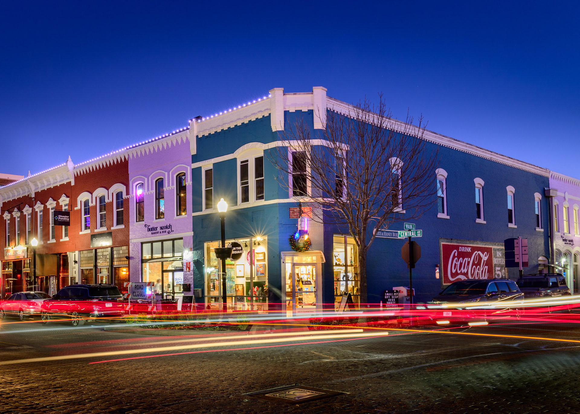 Central and Main, Bentonville