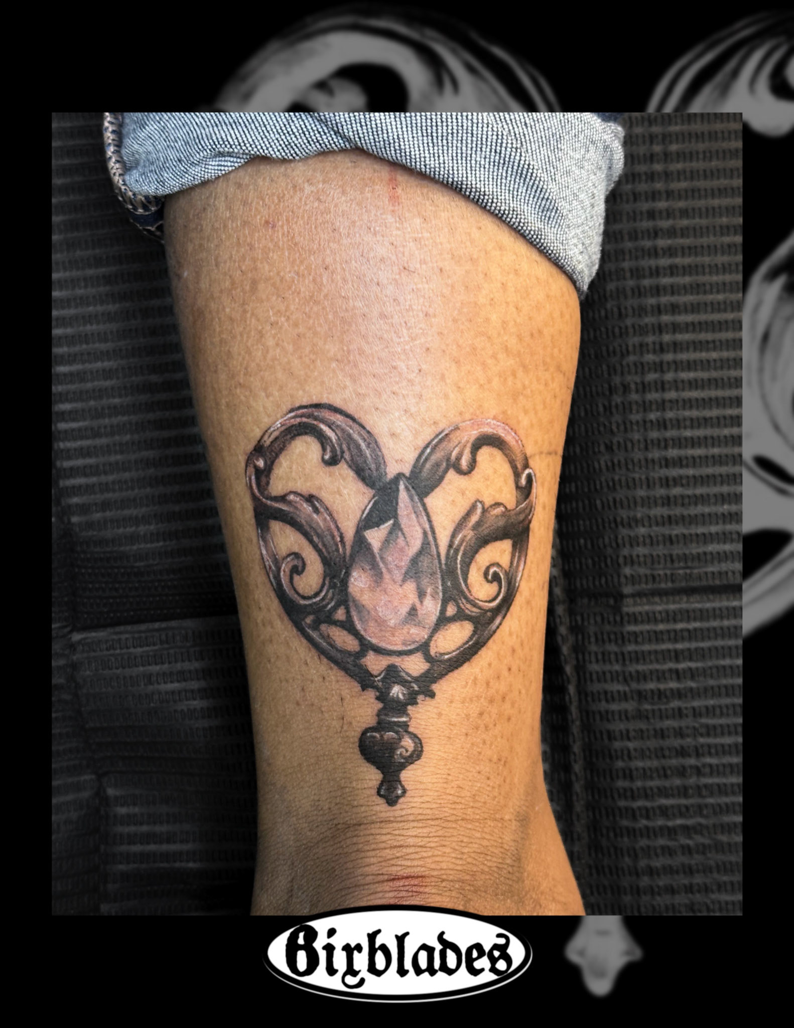 Realism Filigree Gemstone