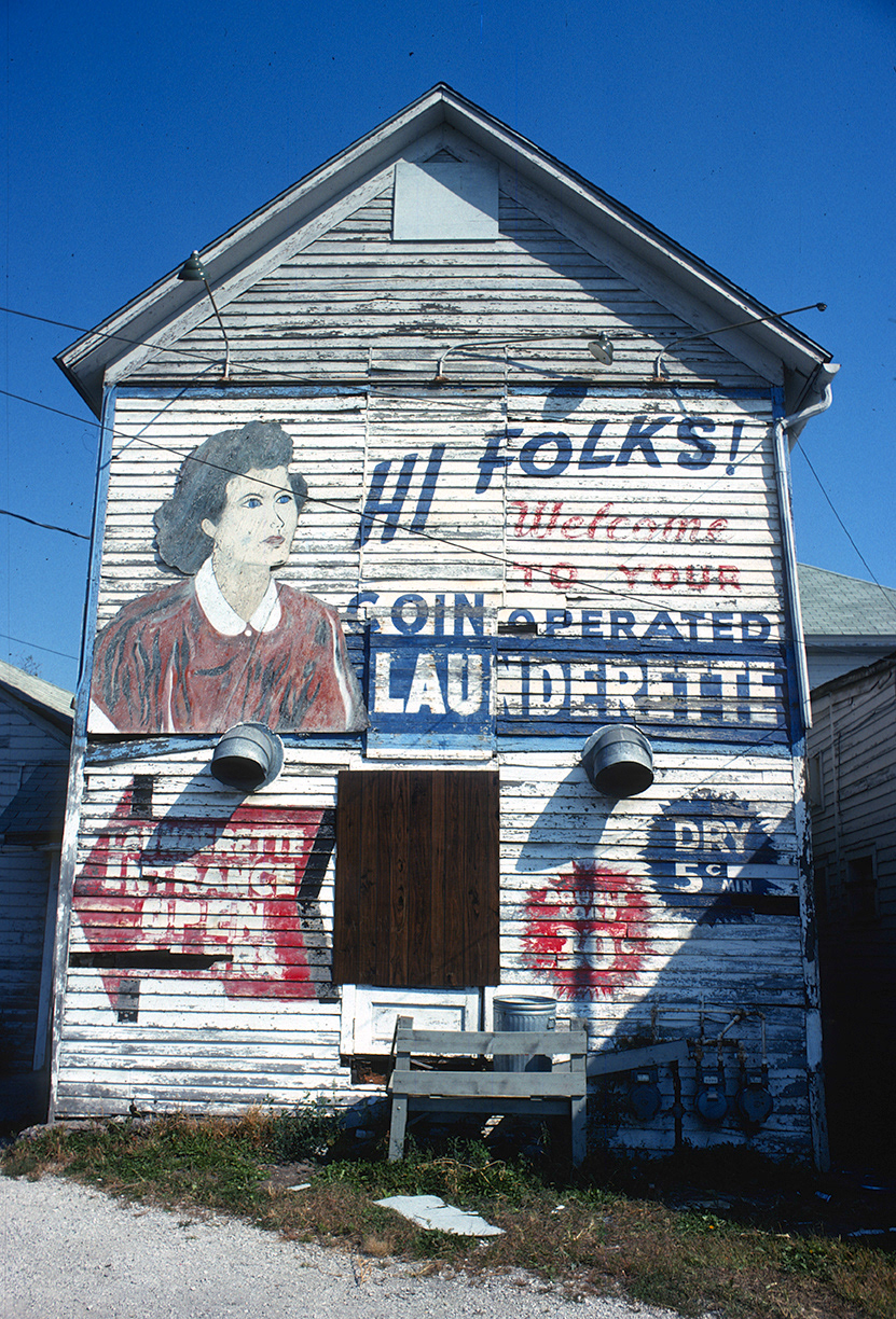 Launderette, 1975