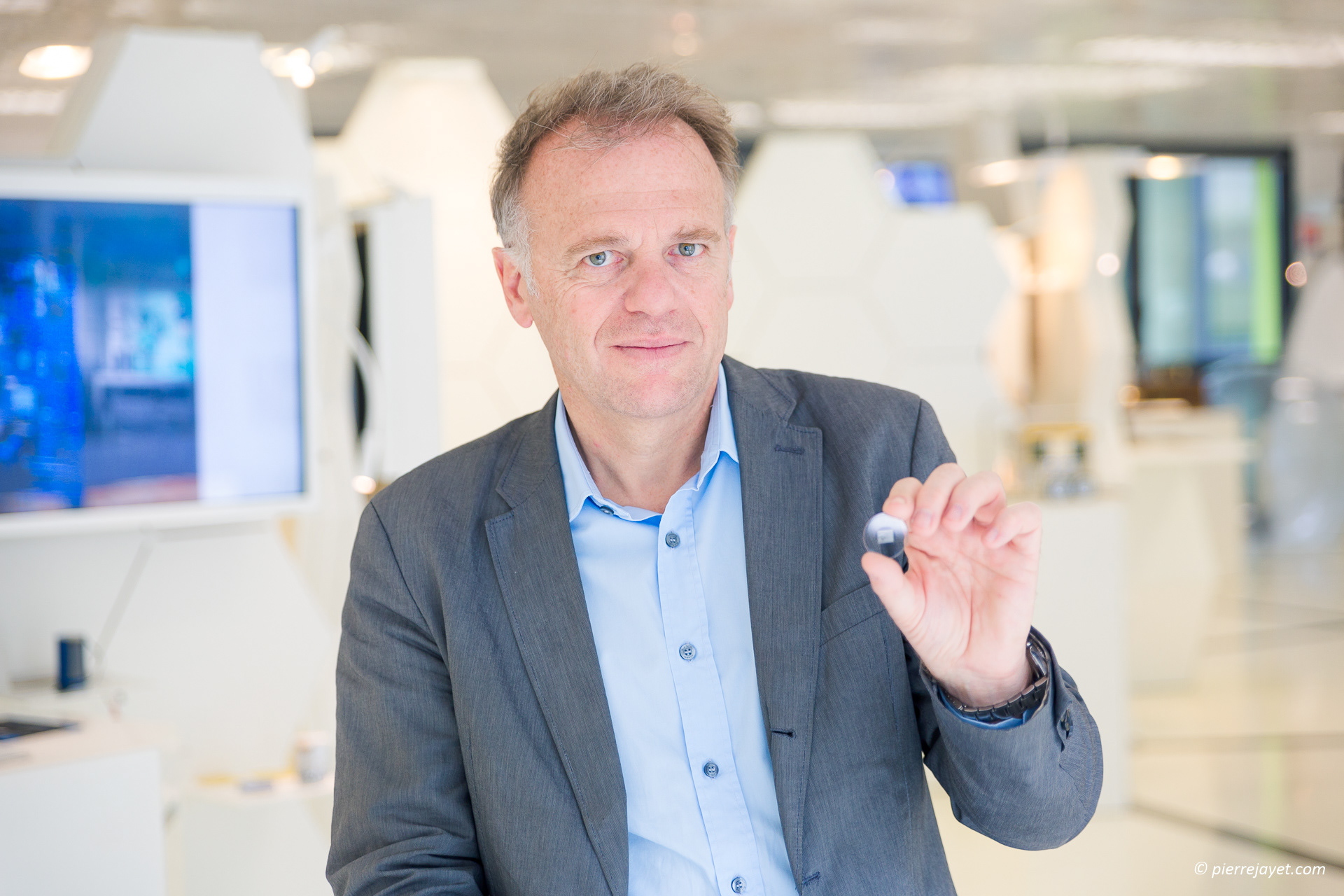 PHOTOGRAPHE DE PORTRAITS PROFESSIONNELS À GRENOBLE