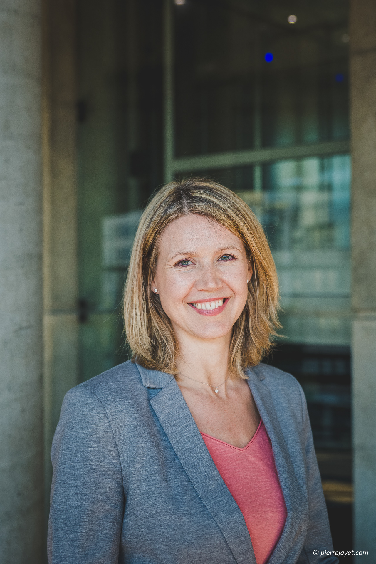 PHOTOGRAPHE DE PORTRAITS PROFESSIONNELS À GRENOBLE