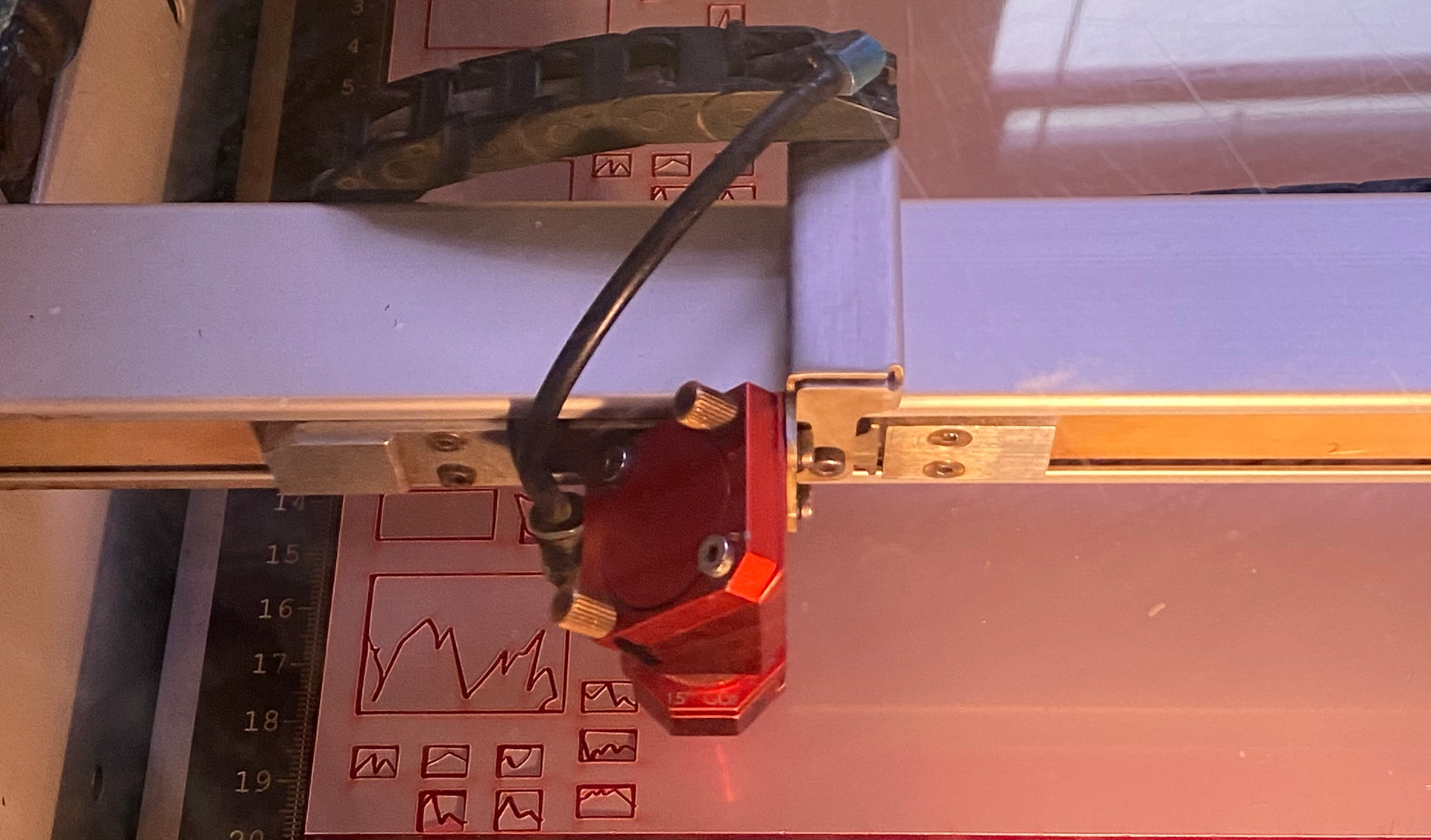 Laser-cutting for the inside components