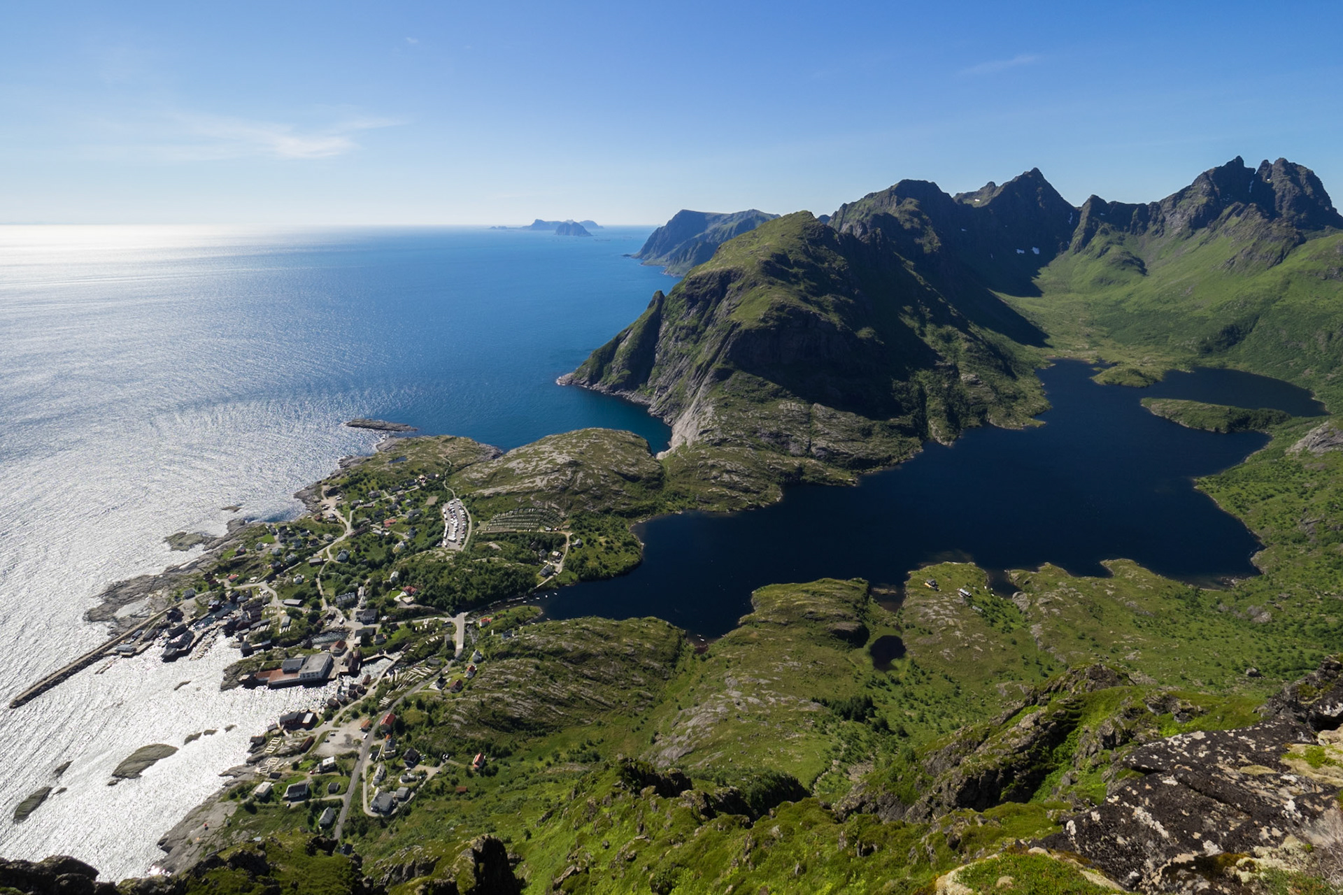 ISO 200 | 7 mm | f/7.1 | 1/5 sec