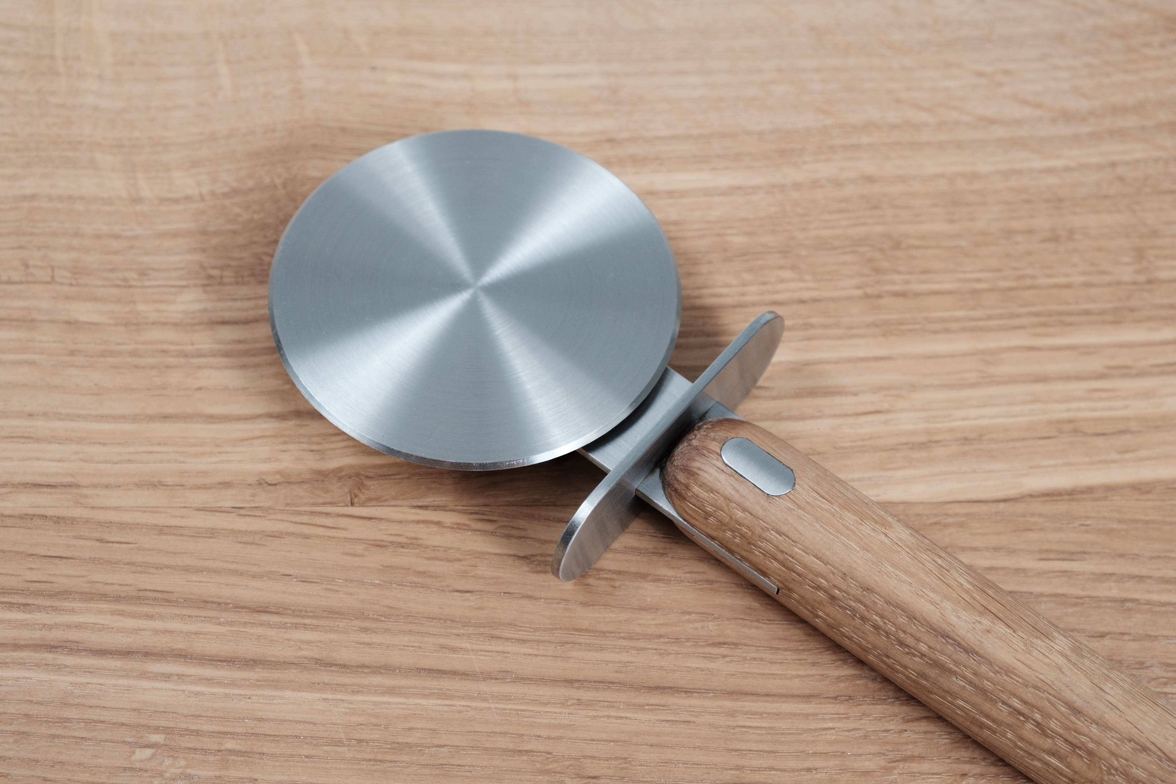 Studio KALLE Pizza Cutter Detail 04