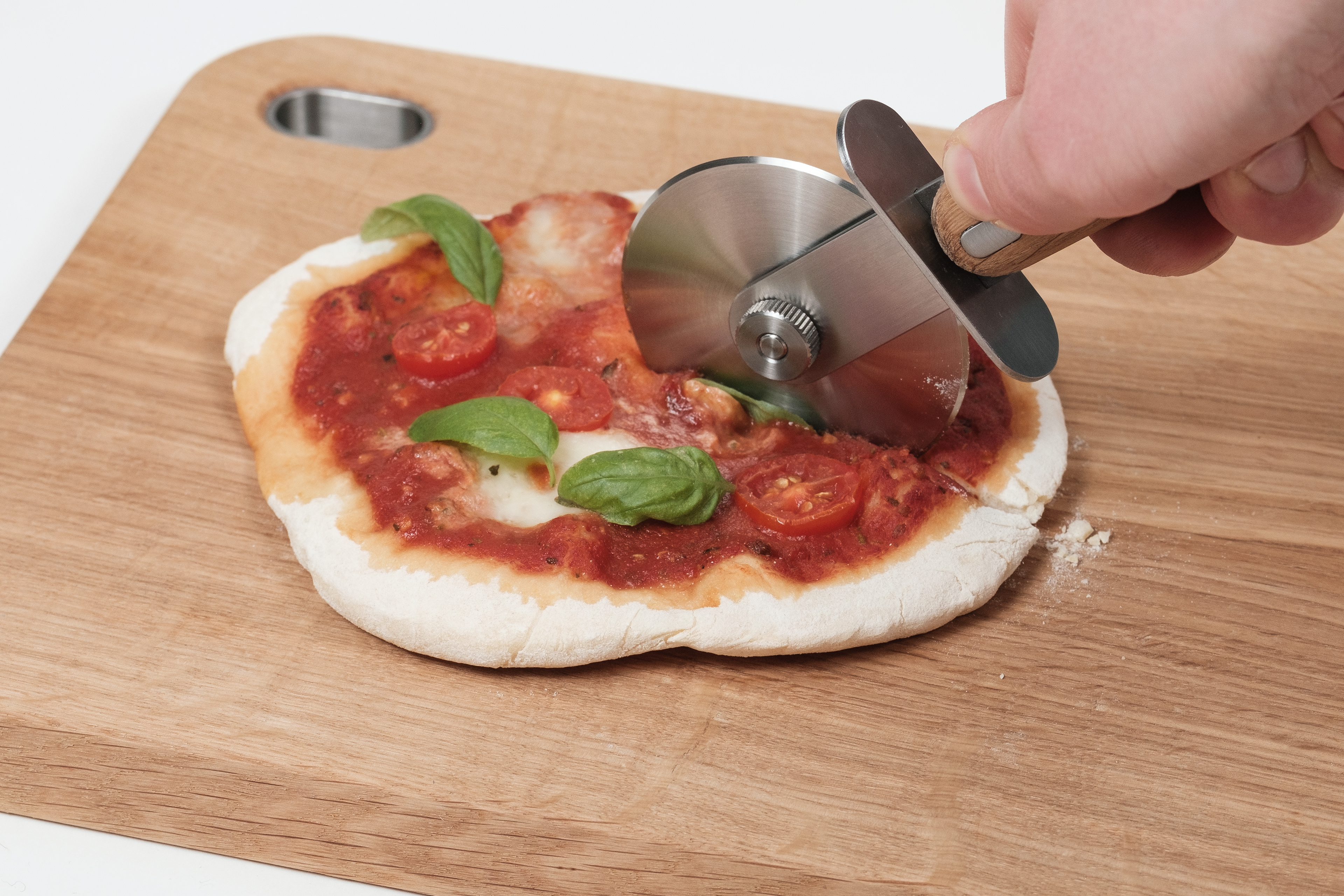 Studio KALLE Pizza Cutter 02